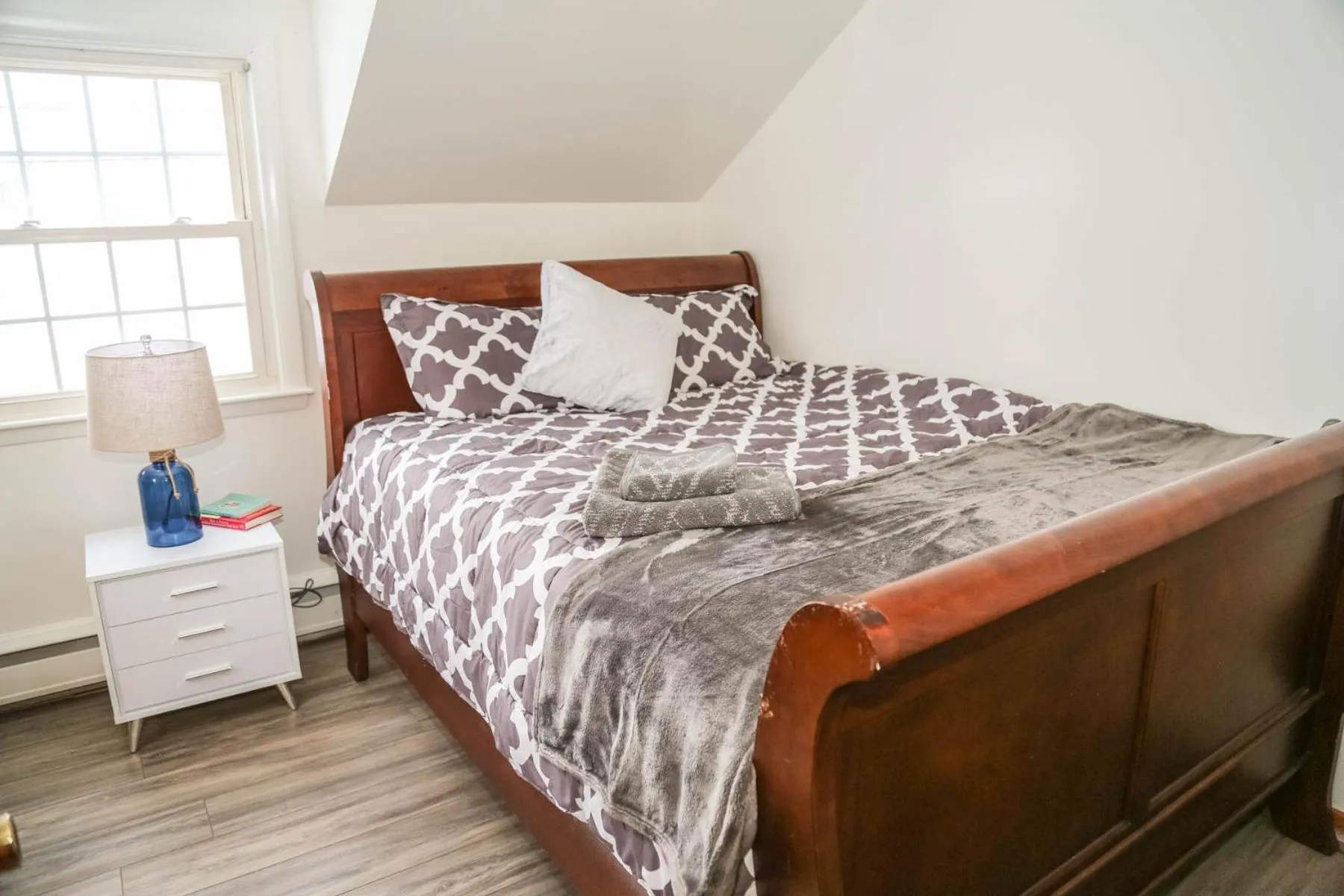 Bedroom, Bed in Sunset house near Sunday River Black Montain