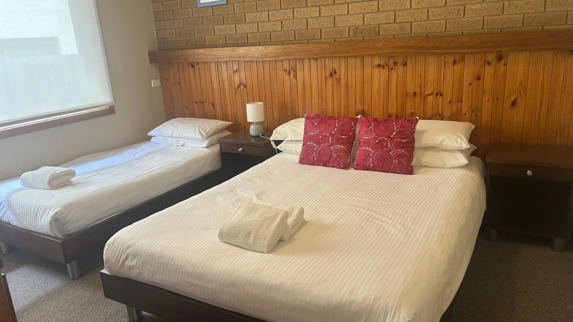 Bedroom, Bed in Ocean Bridge Lakes Entrance