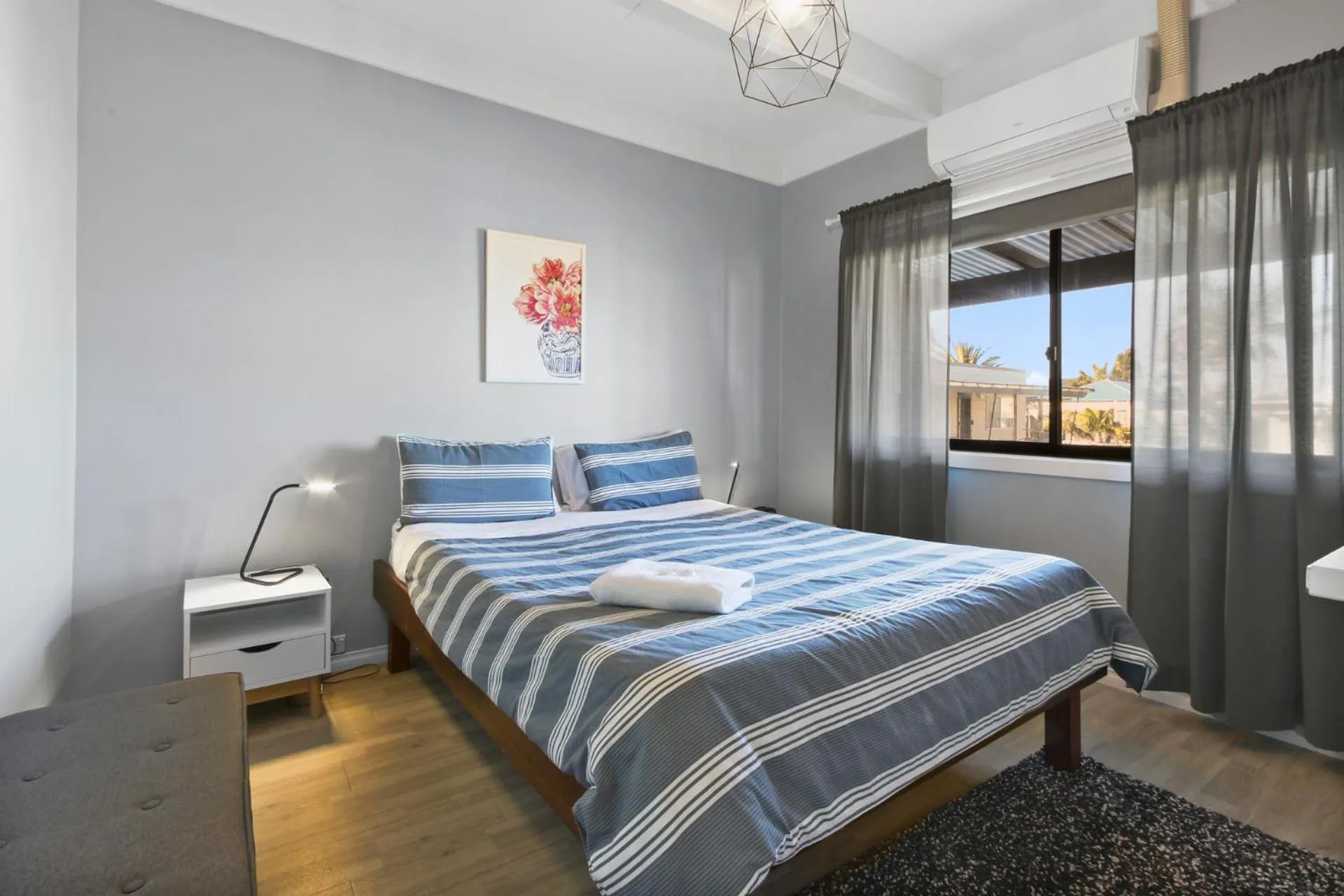 Bedroom, Bed in Ocean Bridge Lakes Entrance