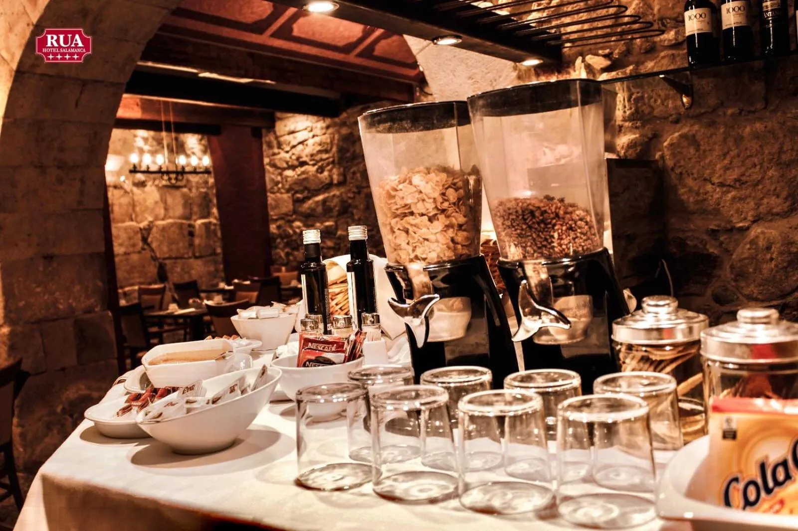 Restaurant/places to eat in Hotel Rua Salamanca