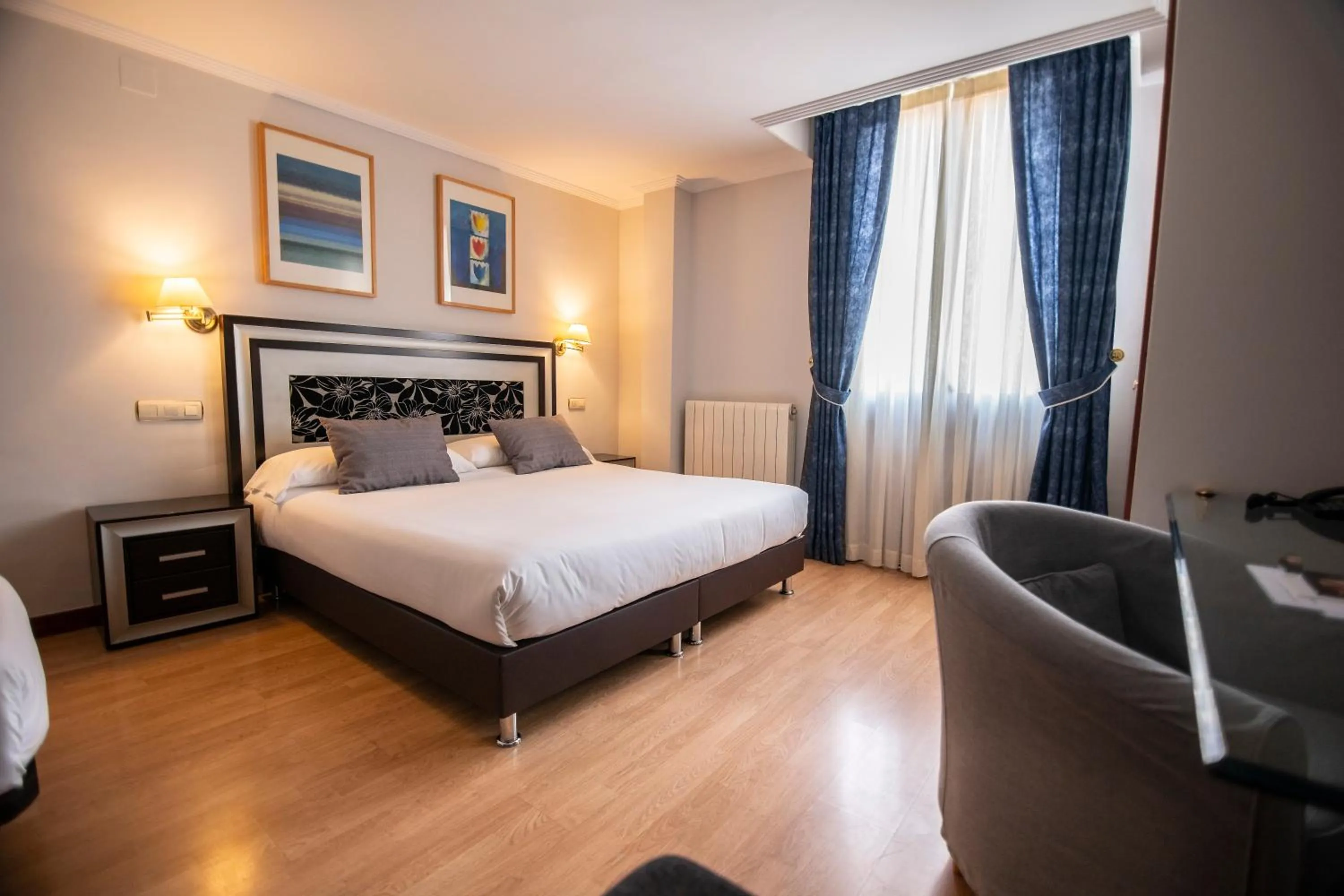 Photo of the whole room, Bed in Hotel Rua Salamanca