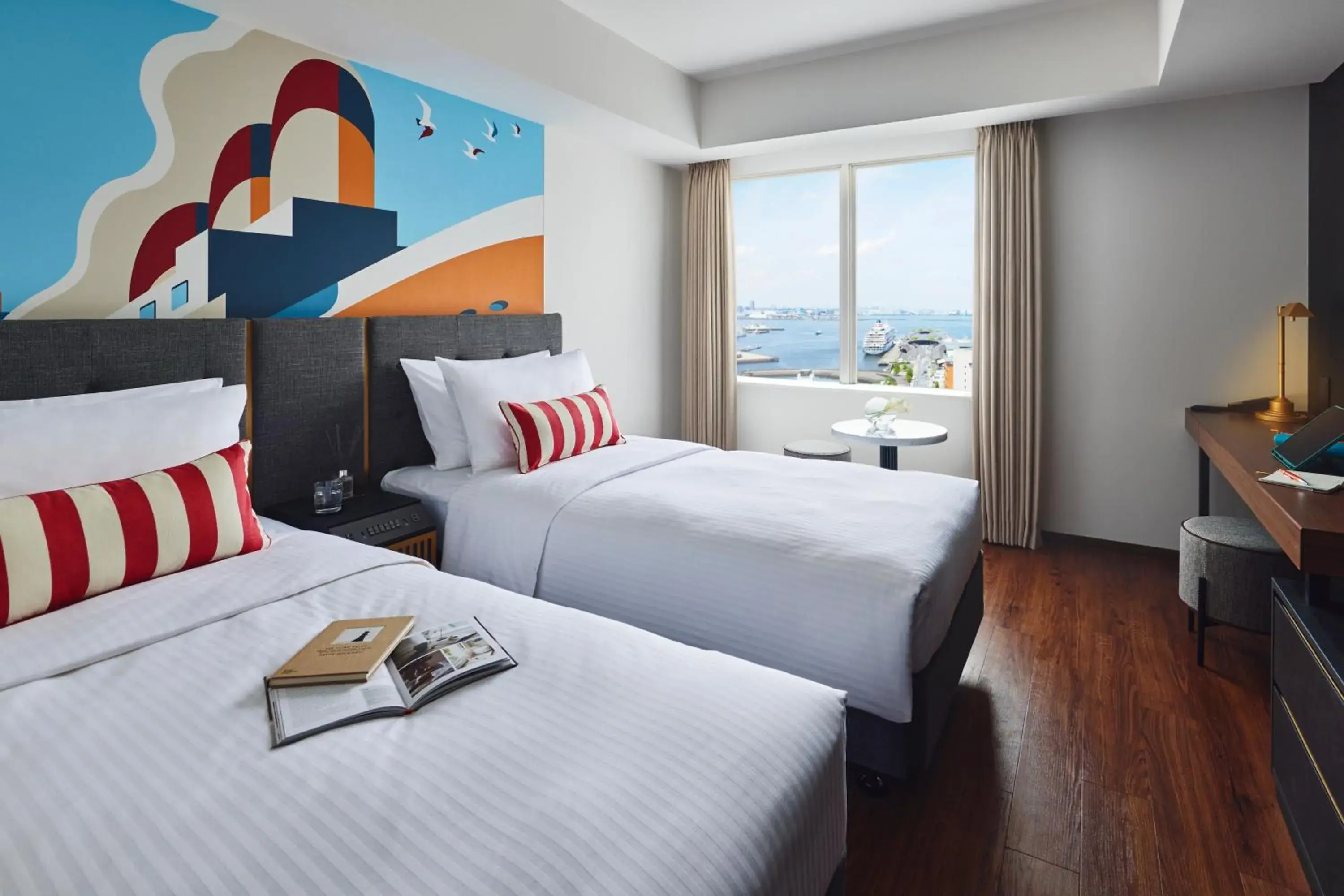 Sea view, Bed in Citadines Harbour Front Yokohama Sea view, Bed in Citadines Harbour Front Yokohama