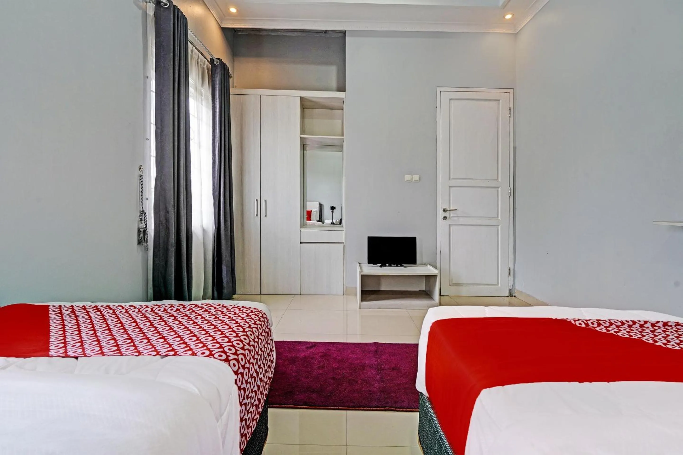 Bedroom in OYO 92023 Singgasana Cipelah Syariah