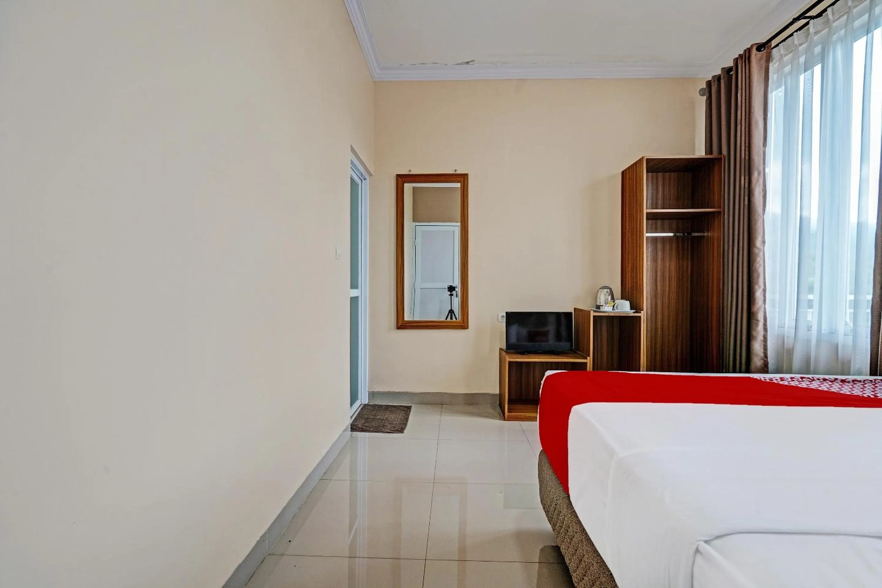 Bedroom in OYO 92023 Singgasana Cipelah Syariah