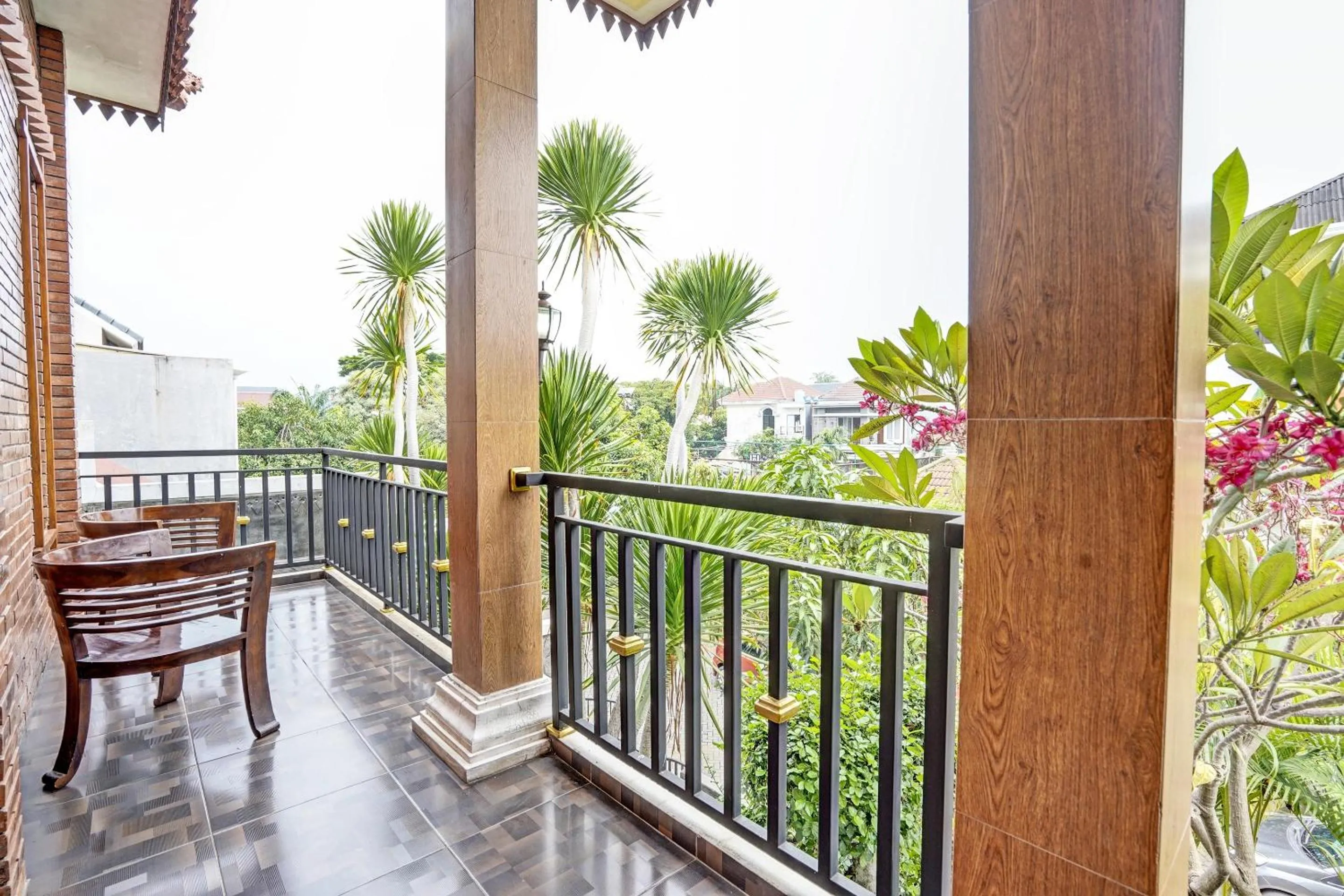 Lobby or reception in OYO Life 92030 Ef Palm Guest House Family