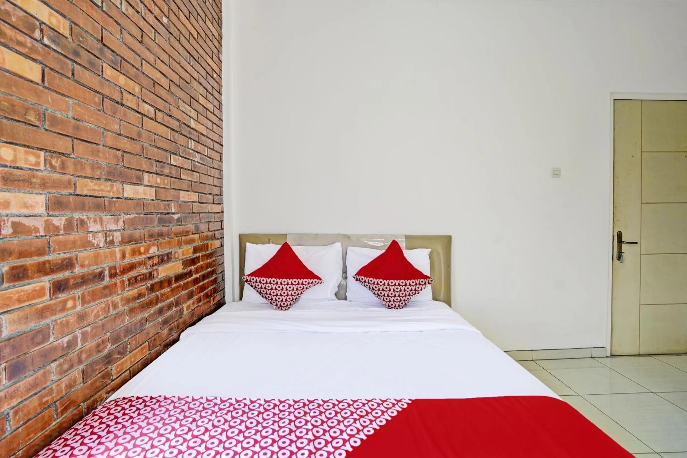 Bedroom, Bed in OYO Life 92030 Ef Palm Guest House Family