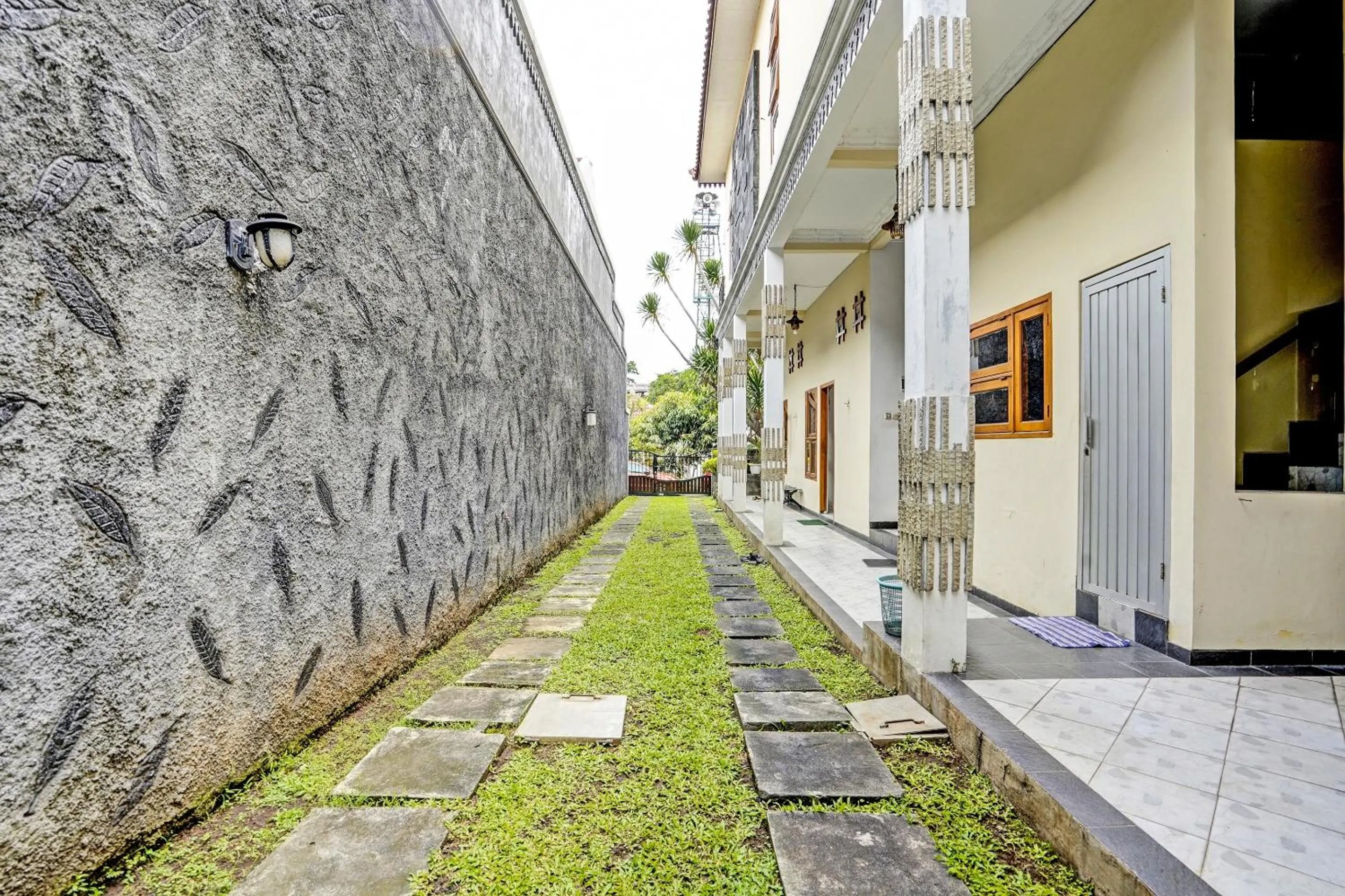 Lobby or reception in OYO Life 92030 Ef Palm Guest House Family