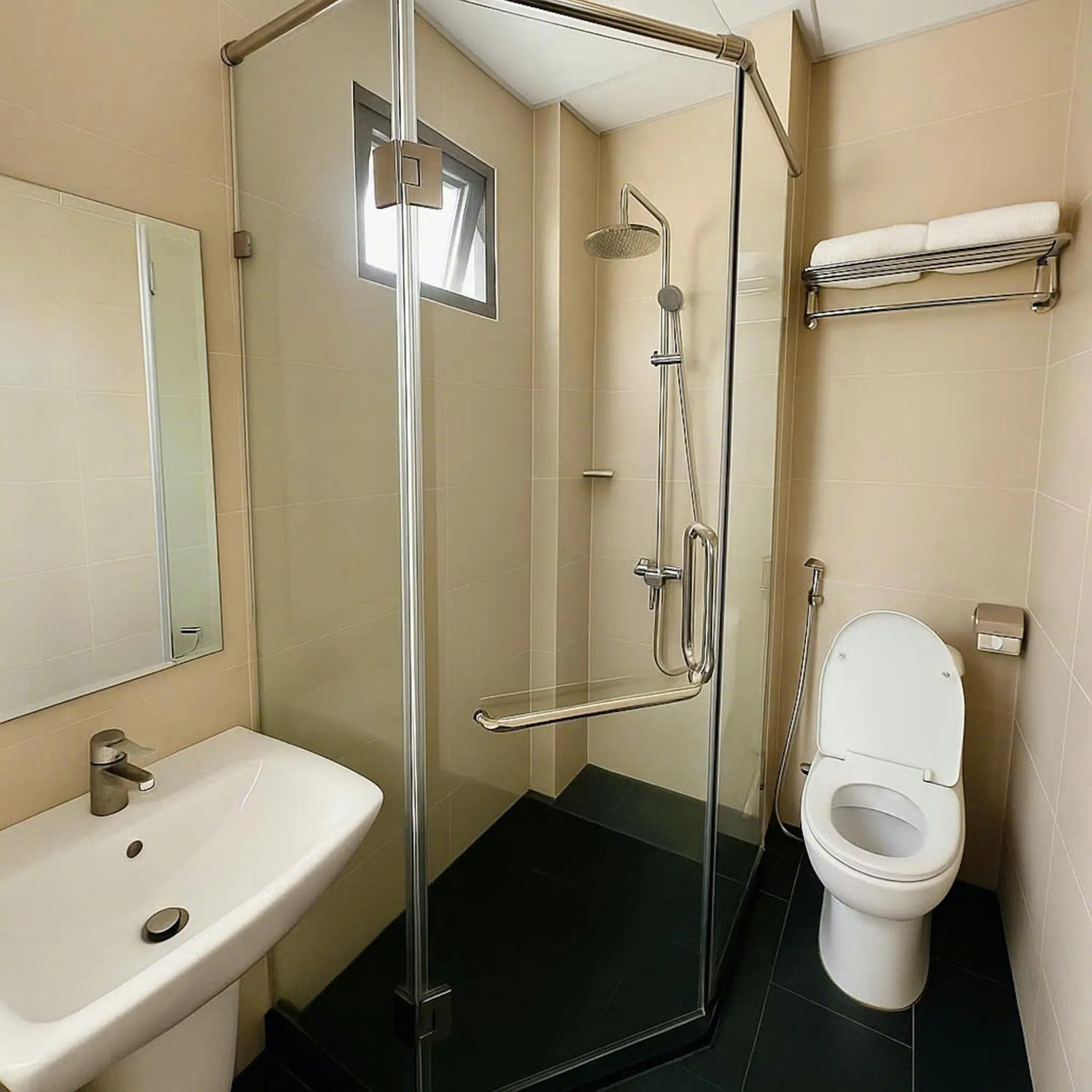 Shower in Stars Central Danang