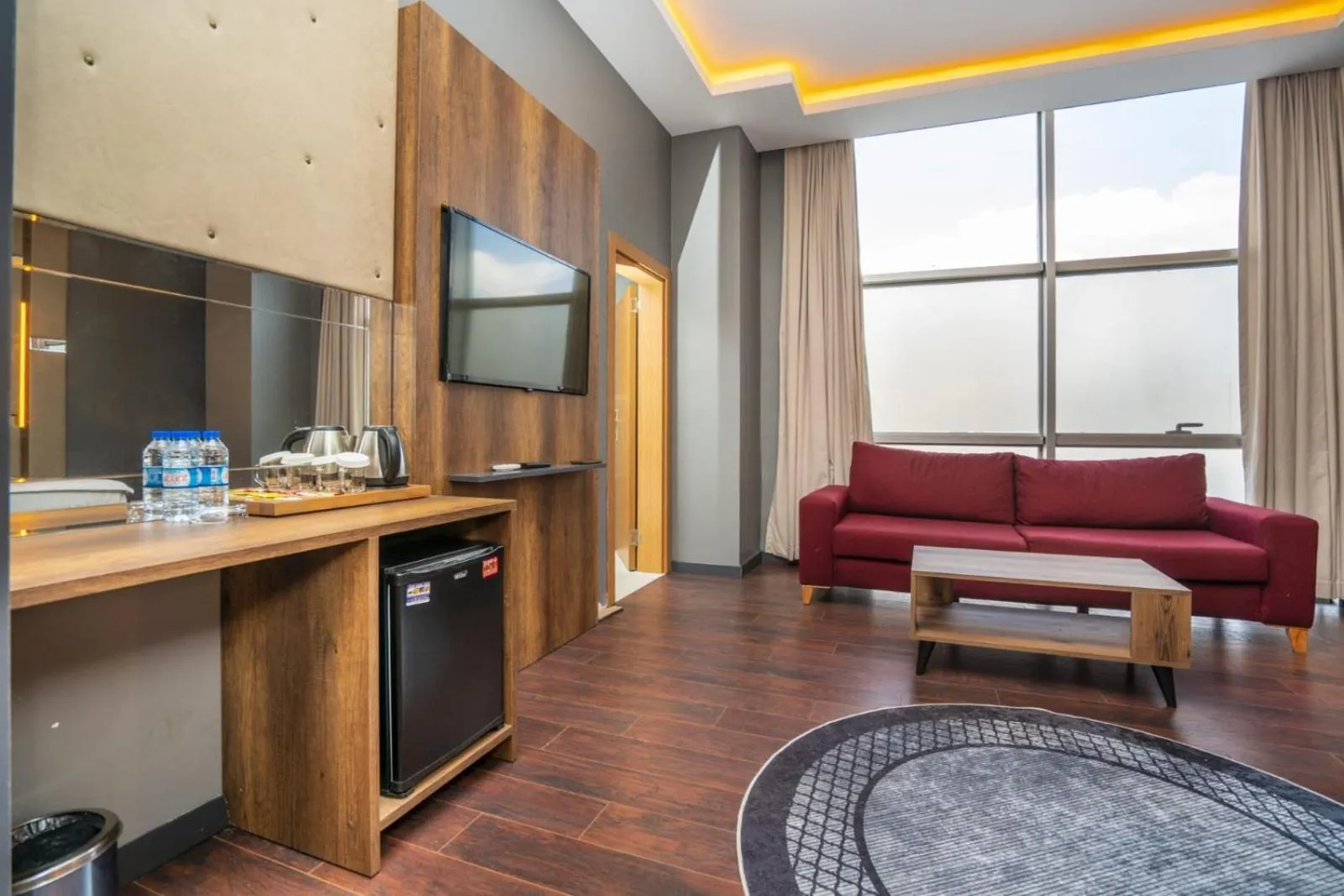 TV and multimedia in 216 Palace Suite