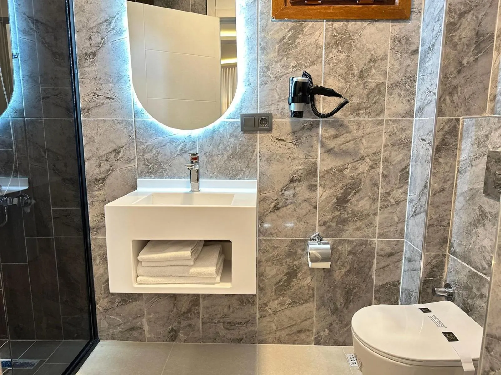 Shower in 216 Palace Suite