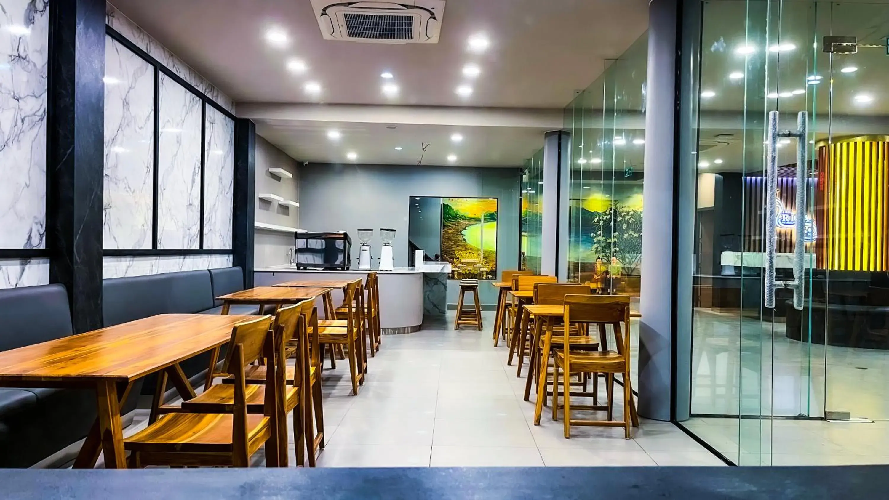 Restaurant/places to eat in The Riva Vientiane Hotel Restaurant/places to eat in The Riva Vientiane Hotel