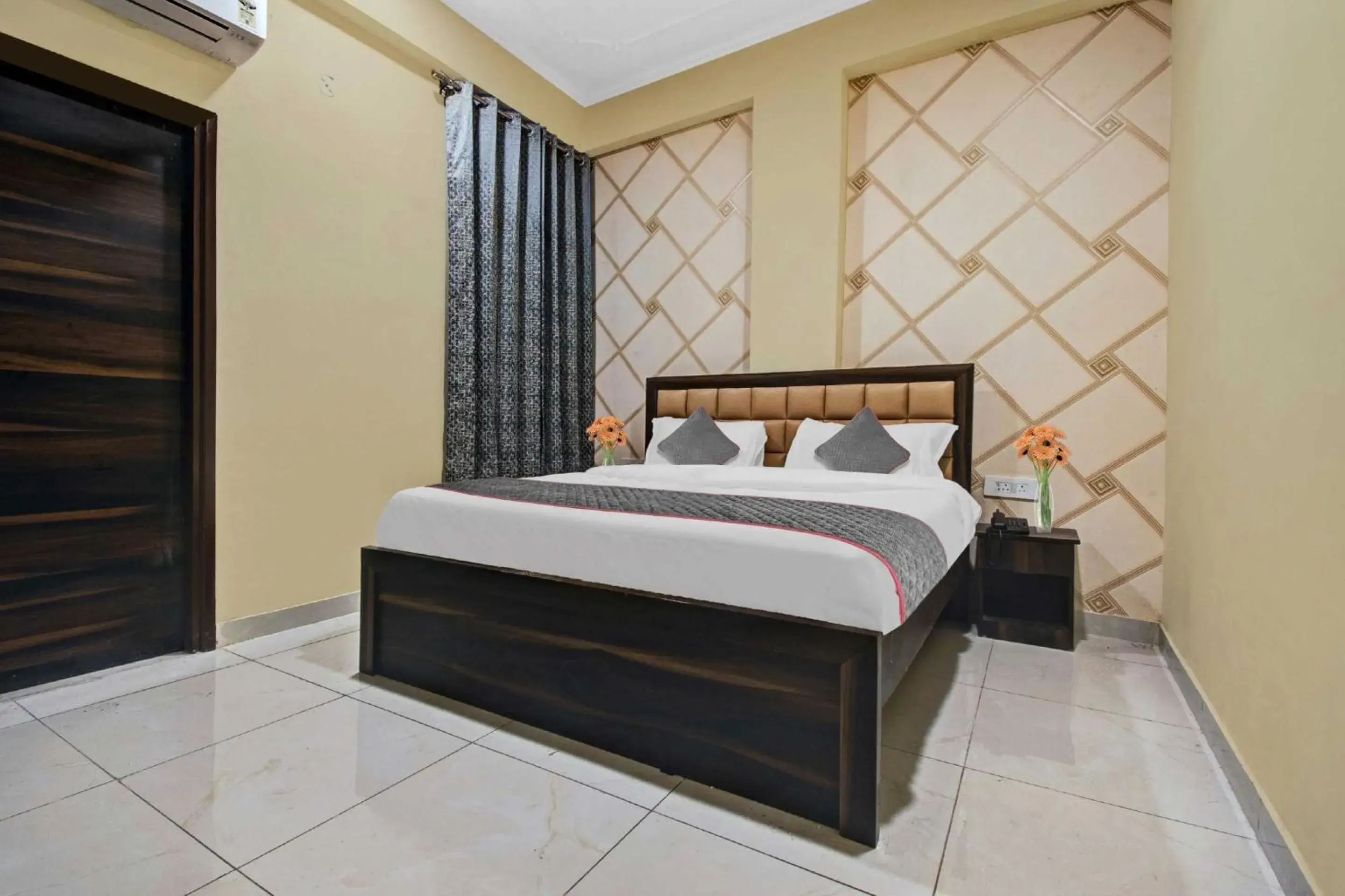 Bedroom, Bed in Collection O Aloft Bedroom, Bed in Collection O Aloft