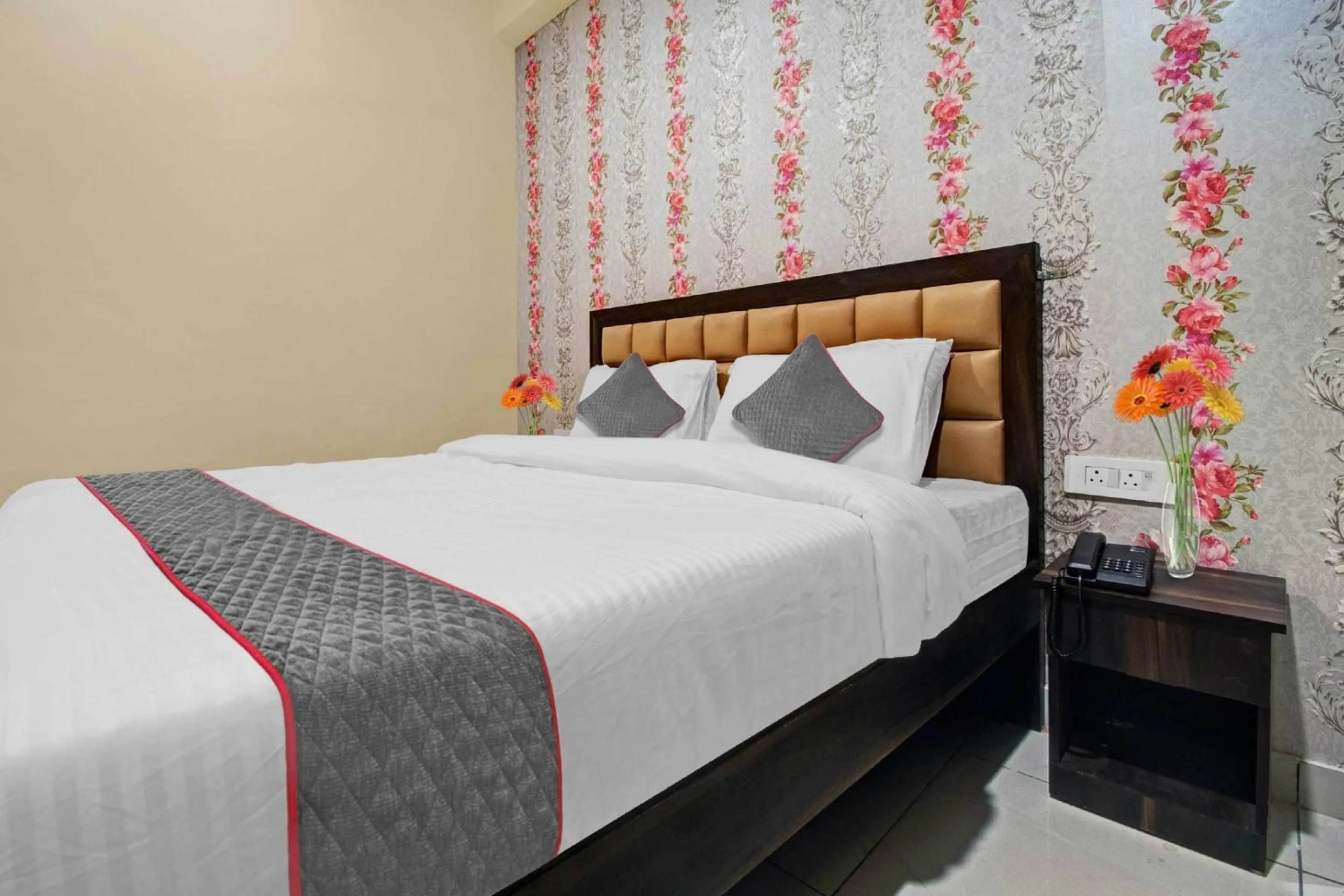 Bedroom, Bed in Collection O Aloft