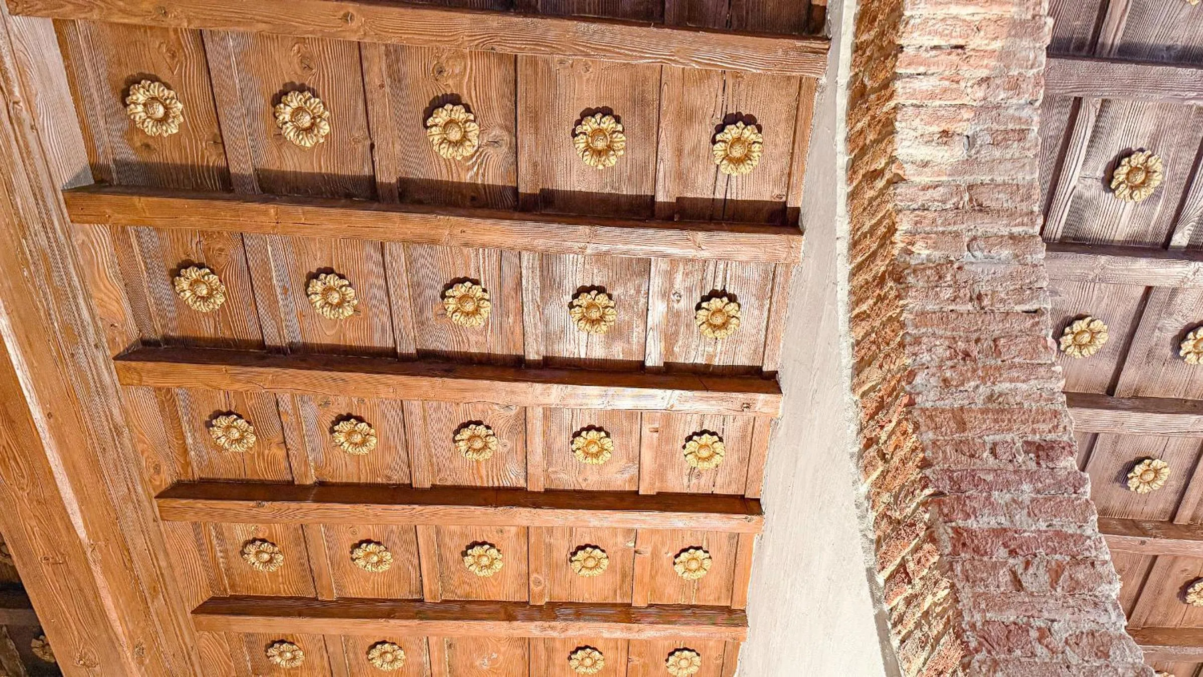 Decorative detail in II Guelfo Bianco