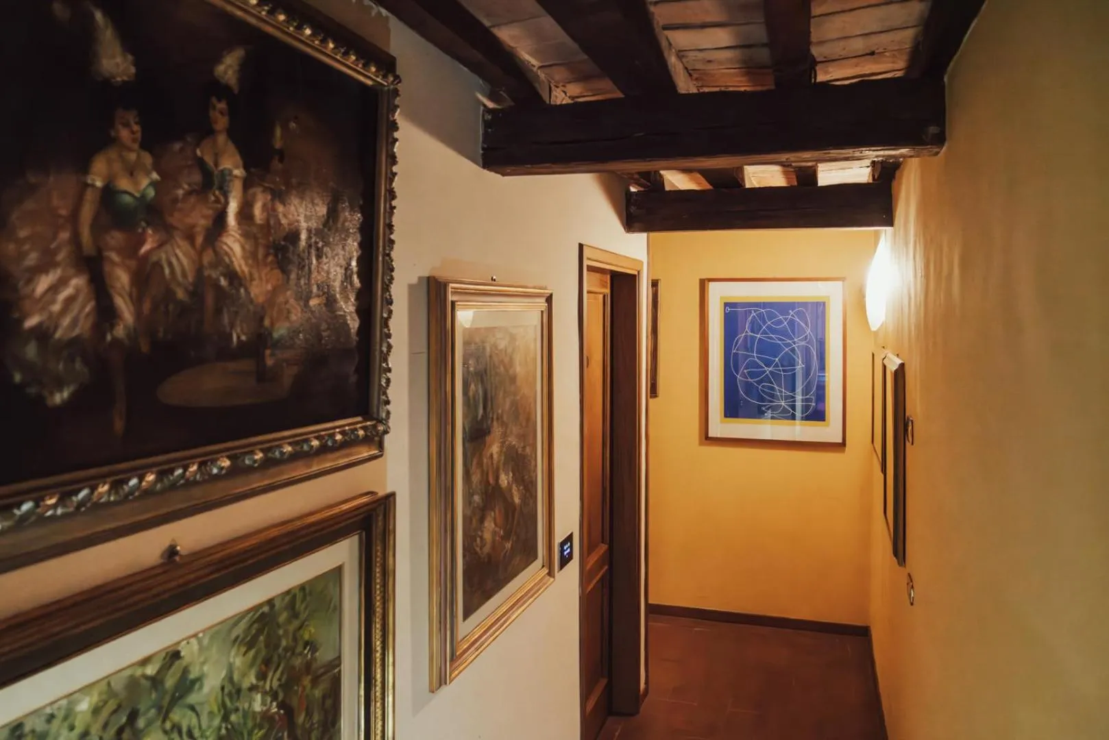 Decorative detail in II Guelfo Bianco