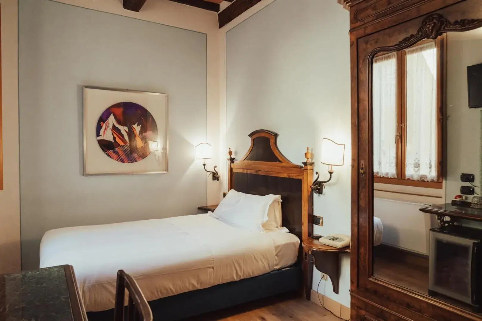 Photo of the whole room, Bed in II Guelfo Bianco Photo of the whole room, Bed in II Guelfo Bianco