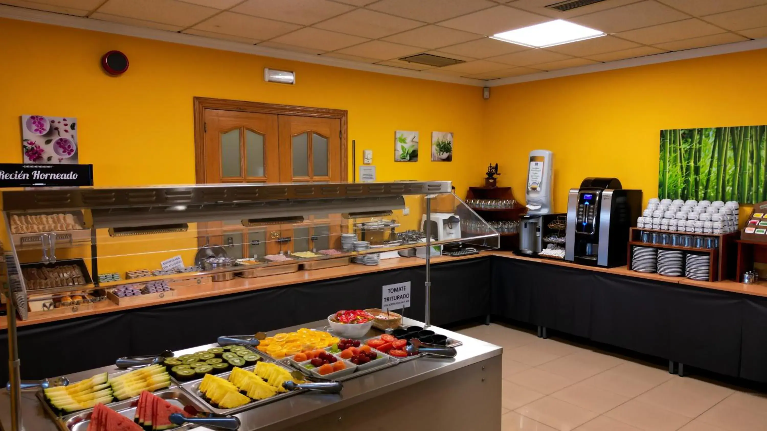 Buffet breakfast in Hotel Oca Vermar Buffet breakfast in Hotel Oca Vermar