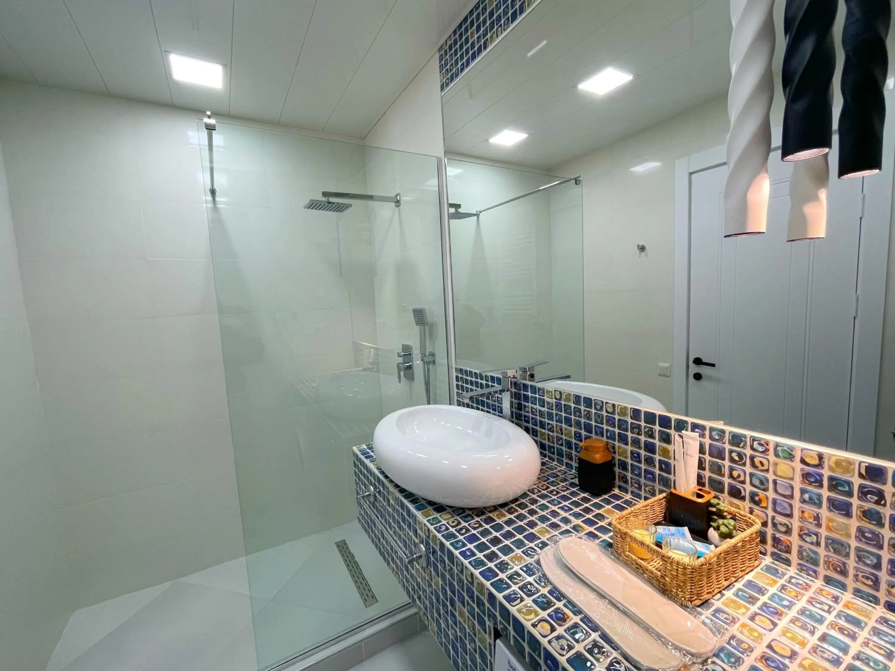 Shower in City Heart Luxury Apartment