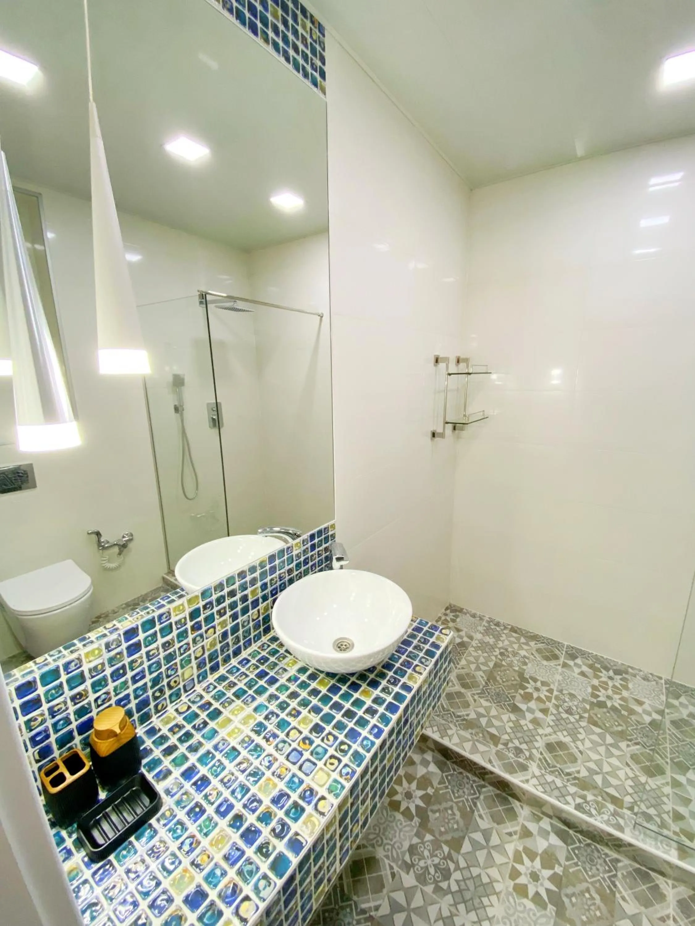 Shower in City Heart Luxury Apartment