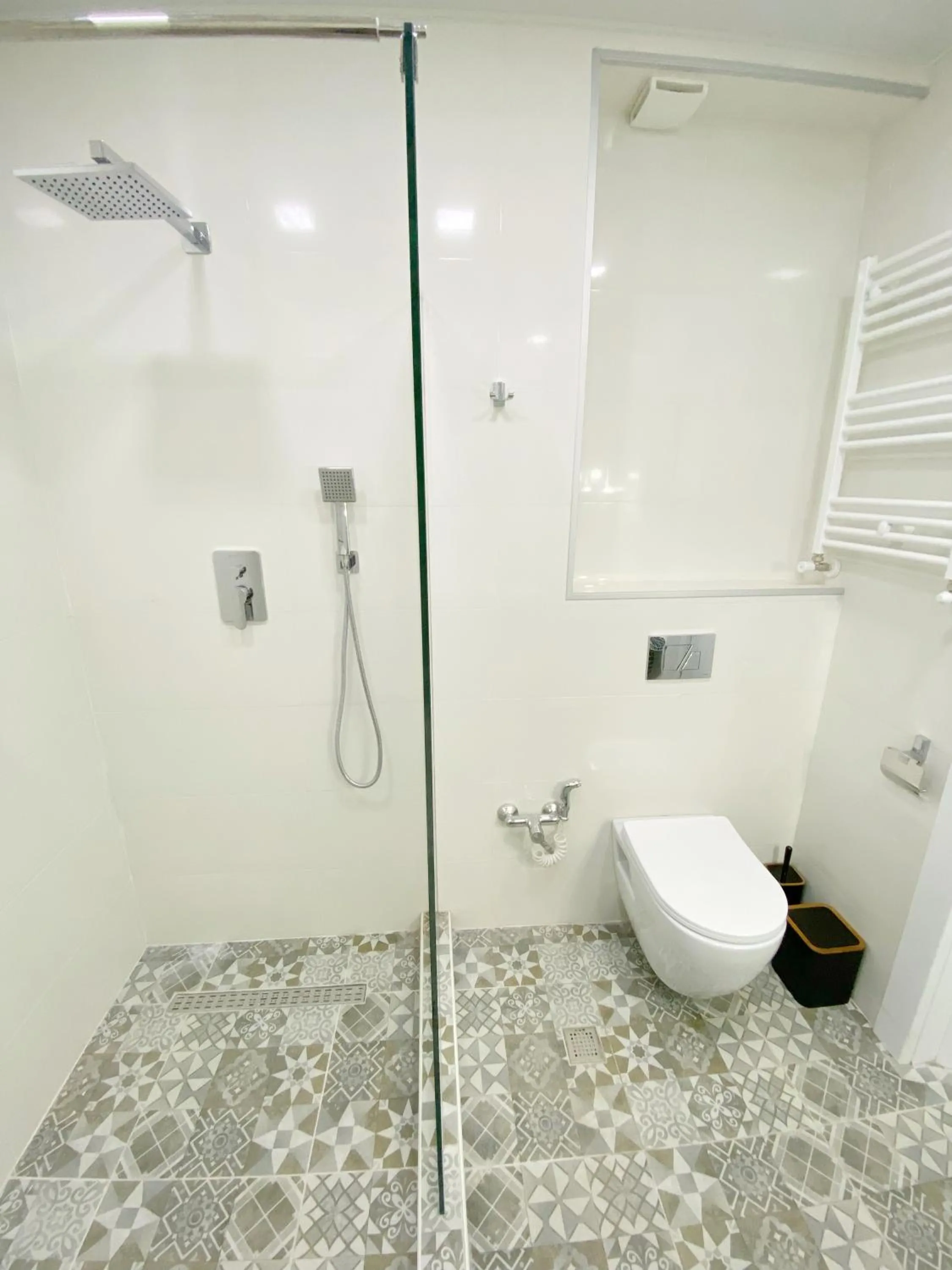 Shower in City Heart Luxury Apartment