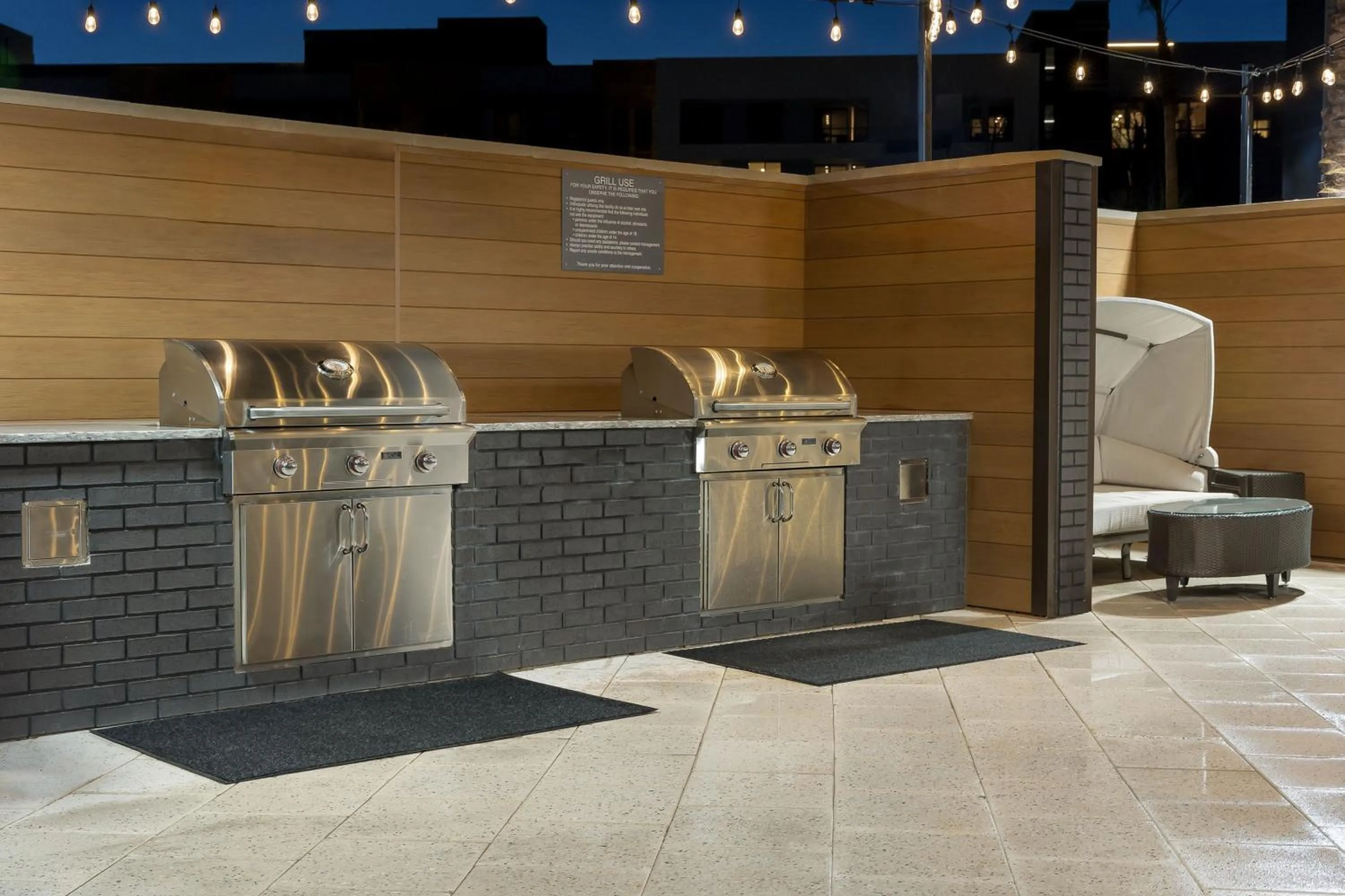 Restaurant/places to eat in Residence Inn by Marriott Anaheim Brea