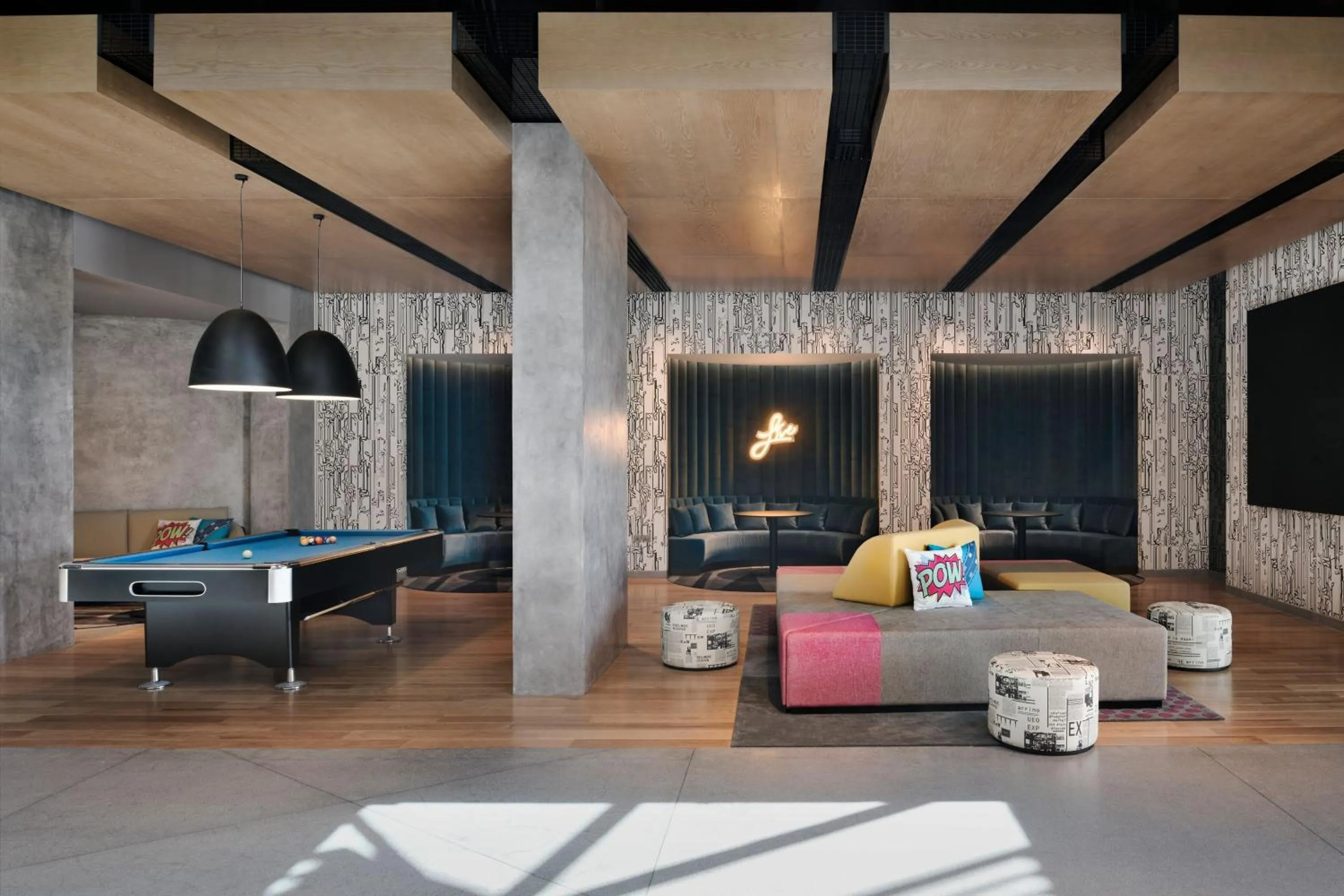 Lounge or bar in Aloft Muscat