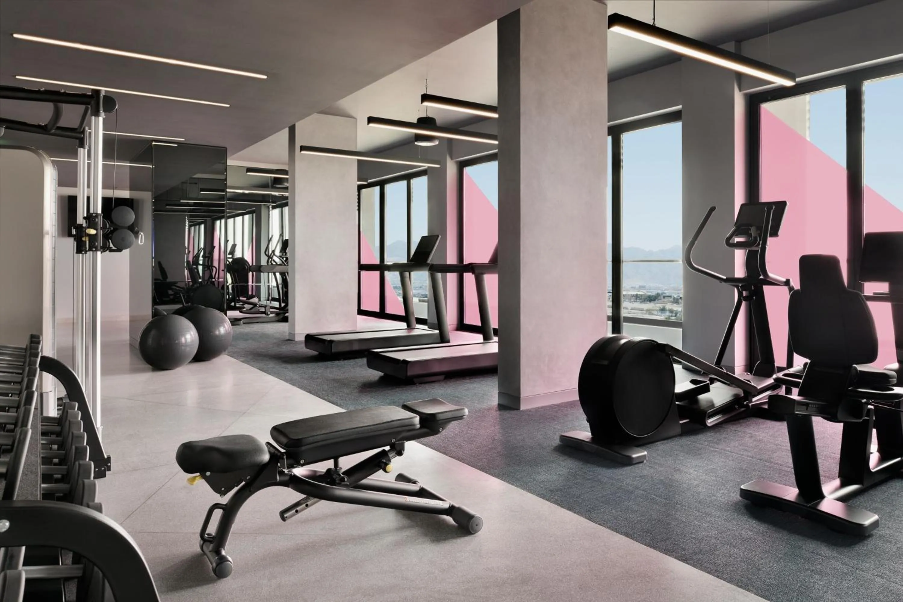 Fitness centre/facilities in Aloft Muscat