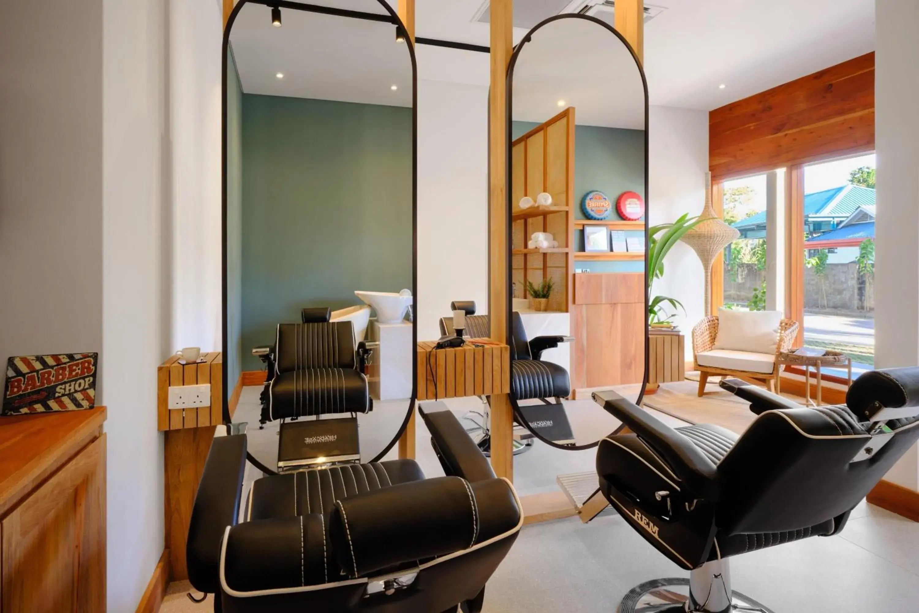 Lounge or bar in laïla, Seychelles, a Tribute Portfolio Resort Lounge or bar in laïla, Seychelles, a Tribute Portfolio Resort