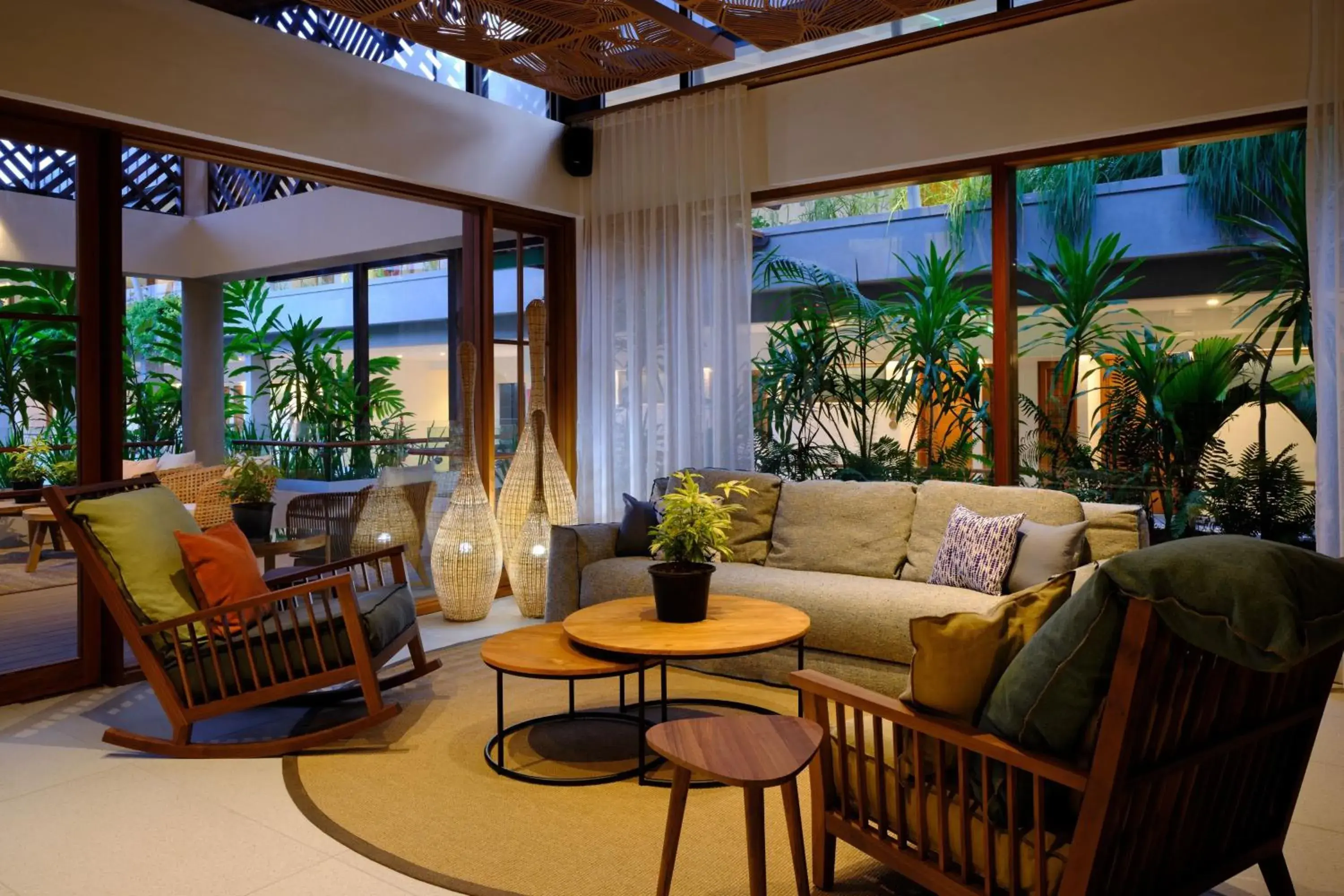 Lounge or bar in laïla, Seychelles, a Tribute Portfolio Resort Lounge or bar in laïla, Seychelles, a Tribute Portfolio Resort