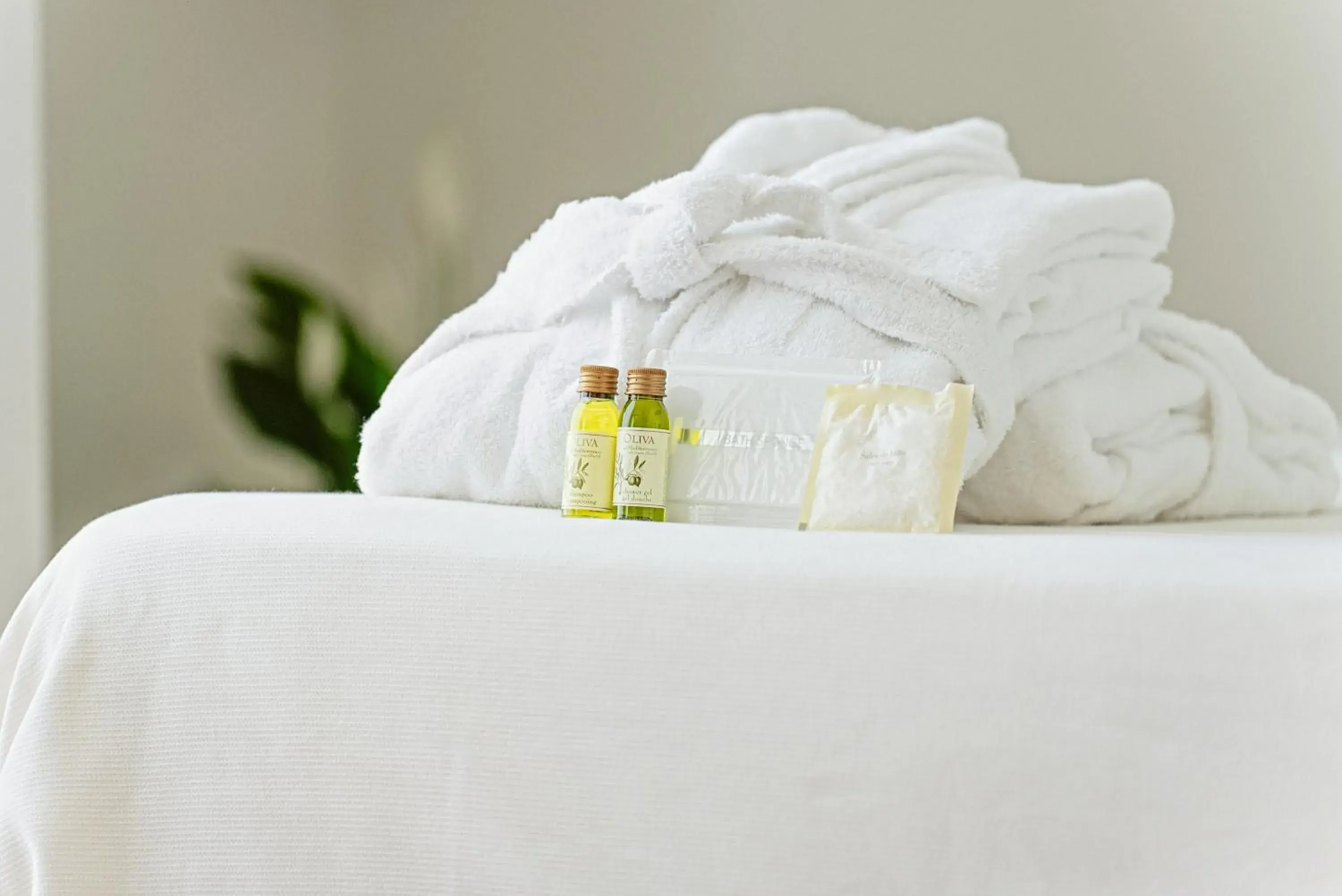 Decorative detail, Bed in Playas de Liencres - Hotel & Apartamentos Decorative detail, Bed in Playas de Liencres - Hotel & Apartamentos