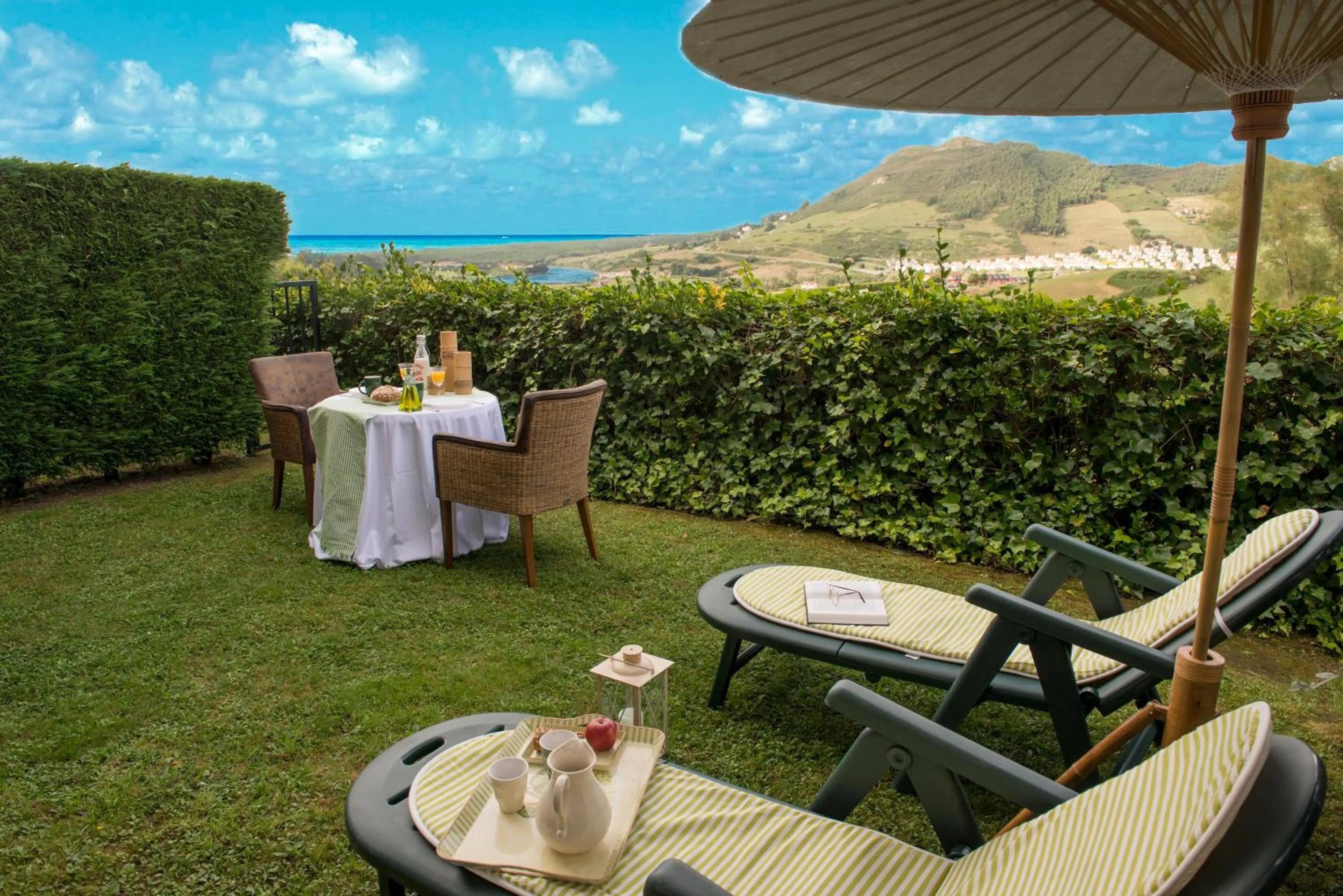 Garden in Playas de Liencres - Hotel & Apartamentos