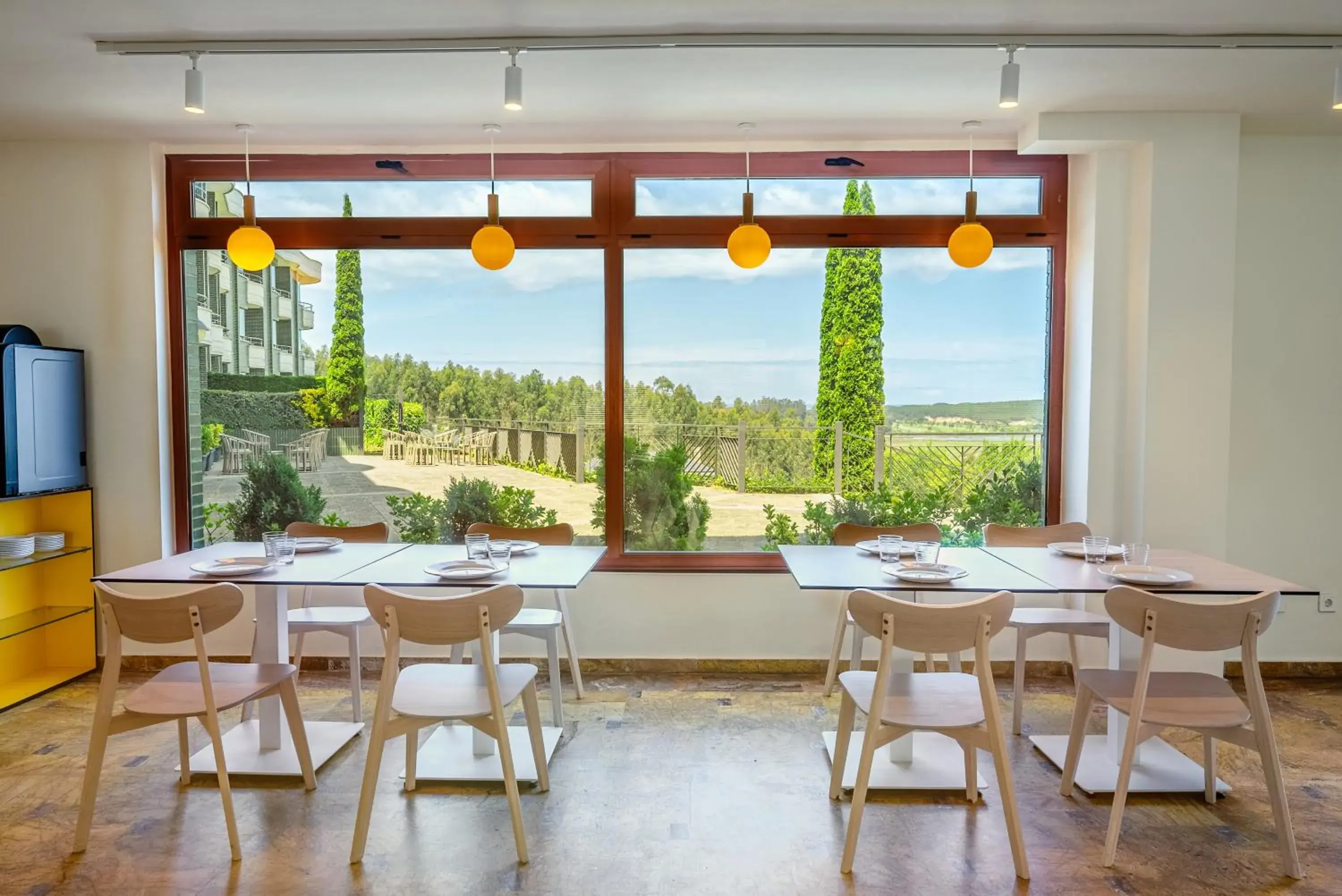 Restaurant/places to eat in Playas de Liencres - Hotel & Apartamentos Restaurant/places to eat in Playas de Liencres - Hotel & Apartamentos