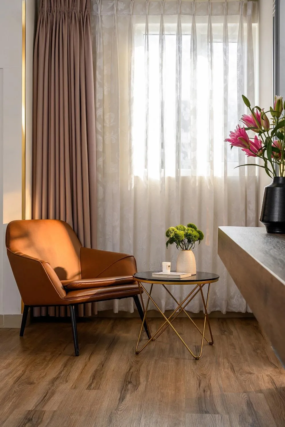 Seating area in Acnos Hotel