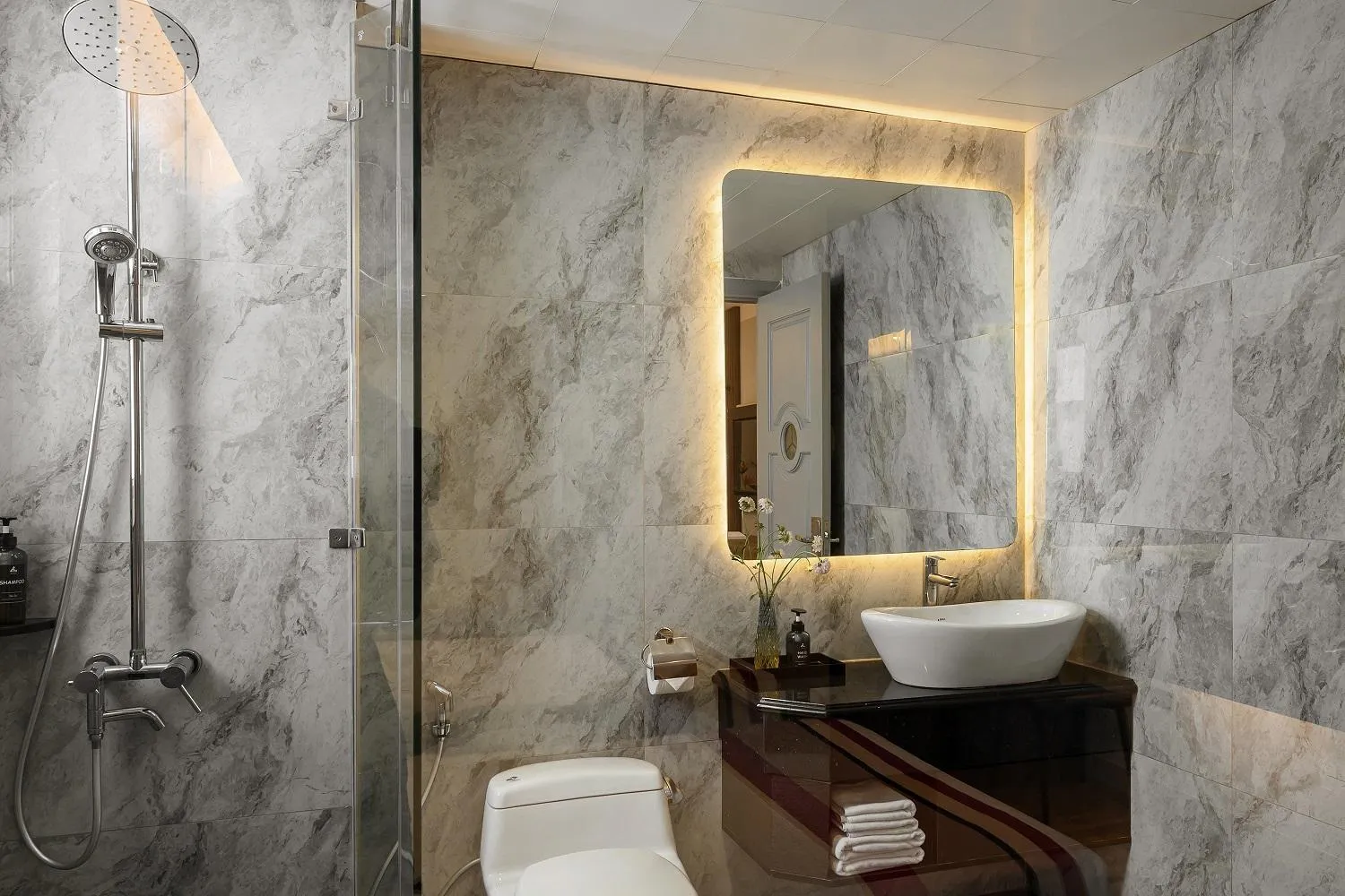 Shower in Acnos Hotel