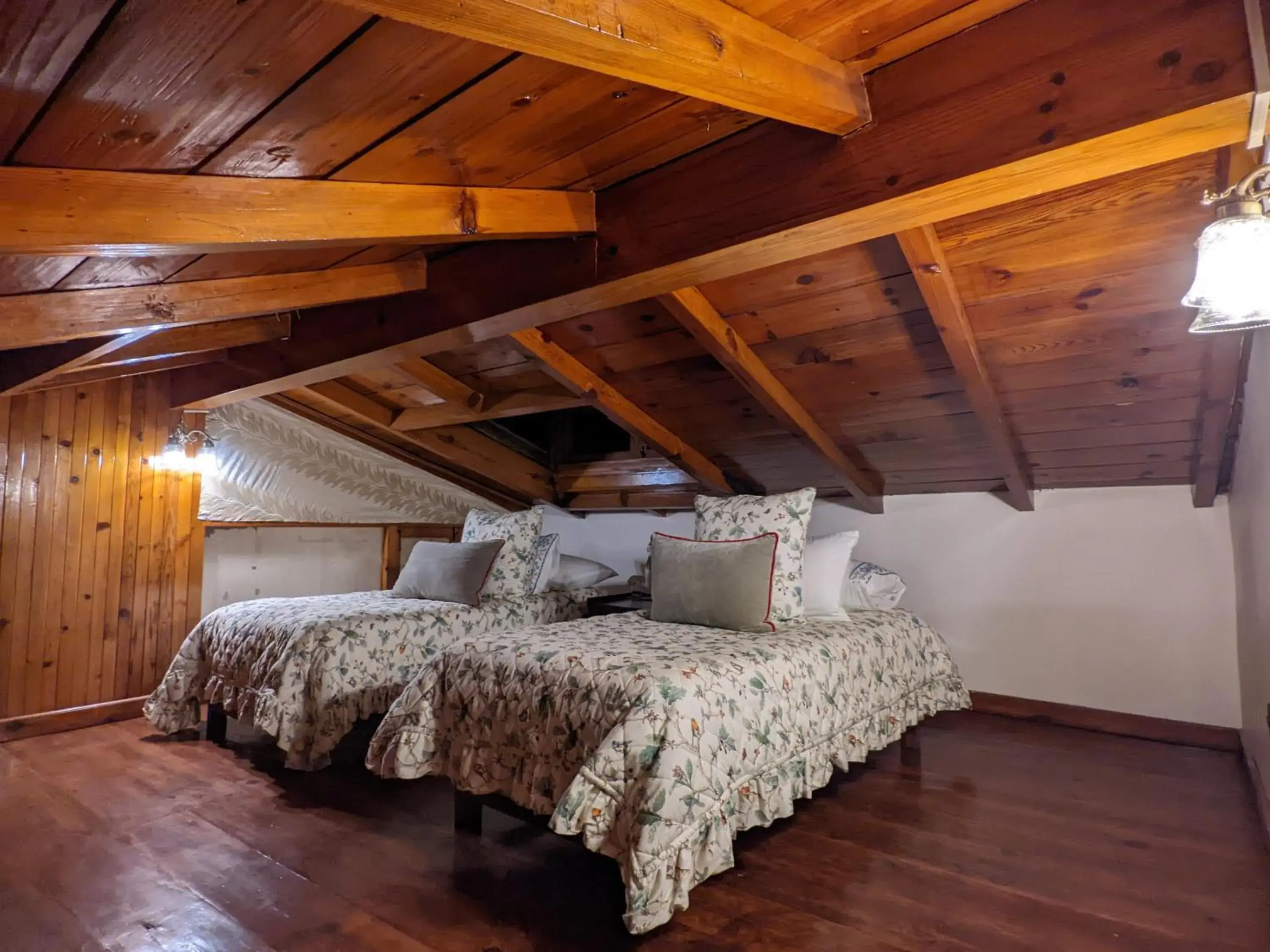 Family Suite in Two Chimneys, Gethia, Nainital Family Suite in Two Chimneys, Gethia, Nainital