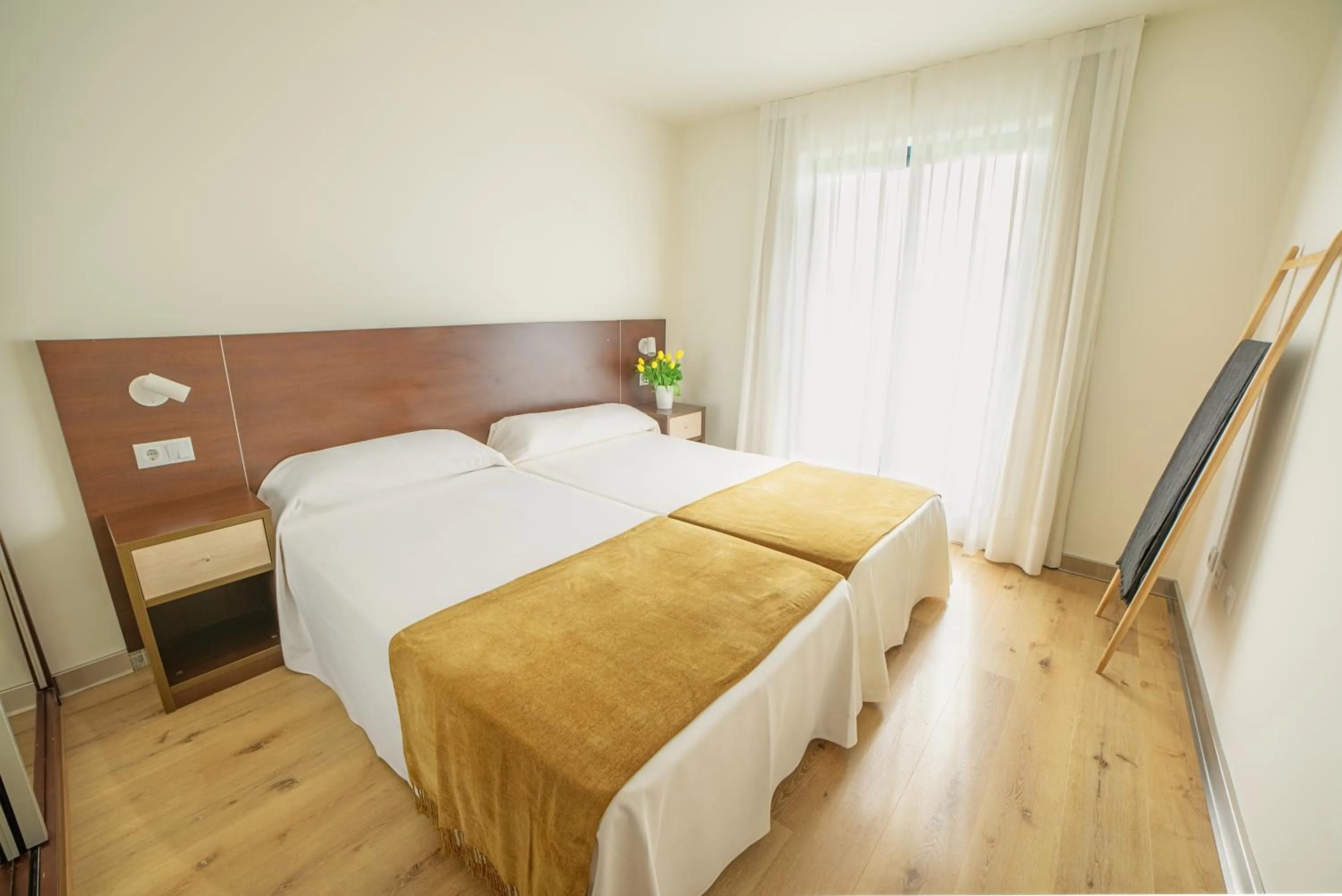 Bedroom, Bed in Apartamentos Dunas de Liencres