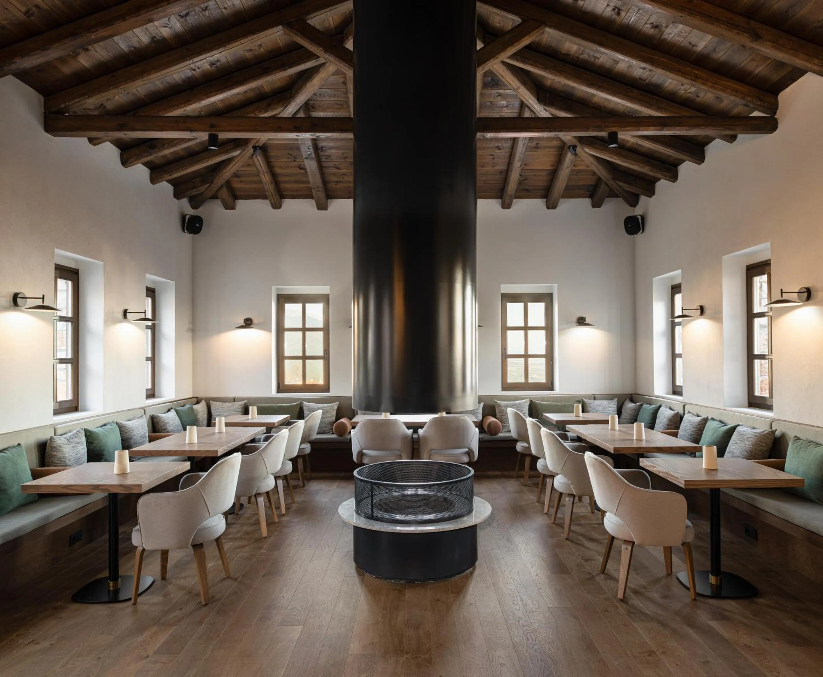 Restaurant/places to eat in Unedo All Seasons Boutique Hotel