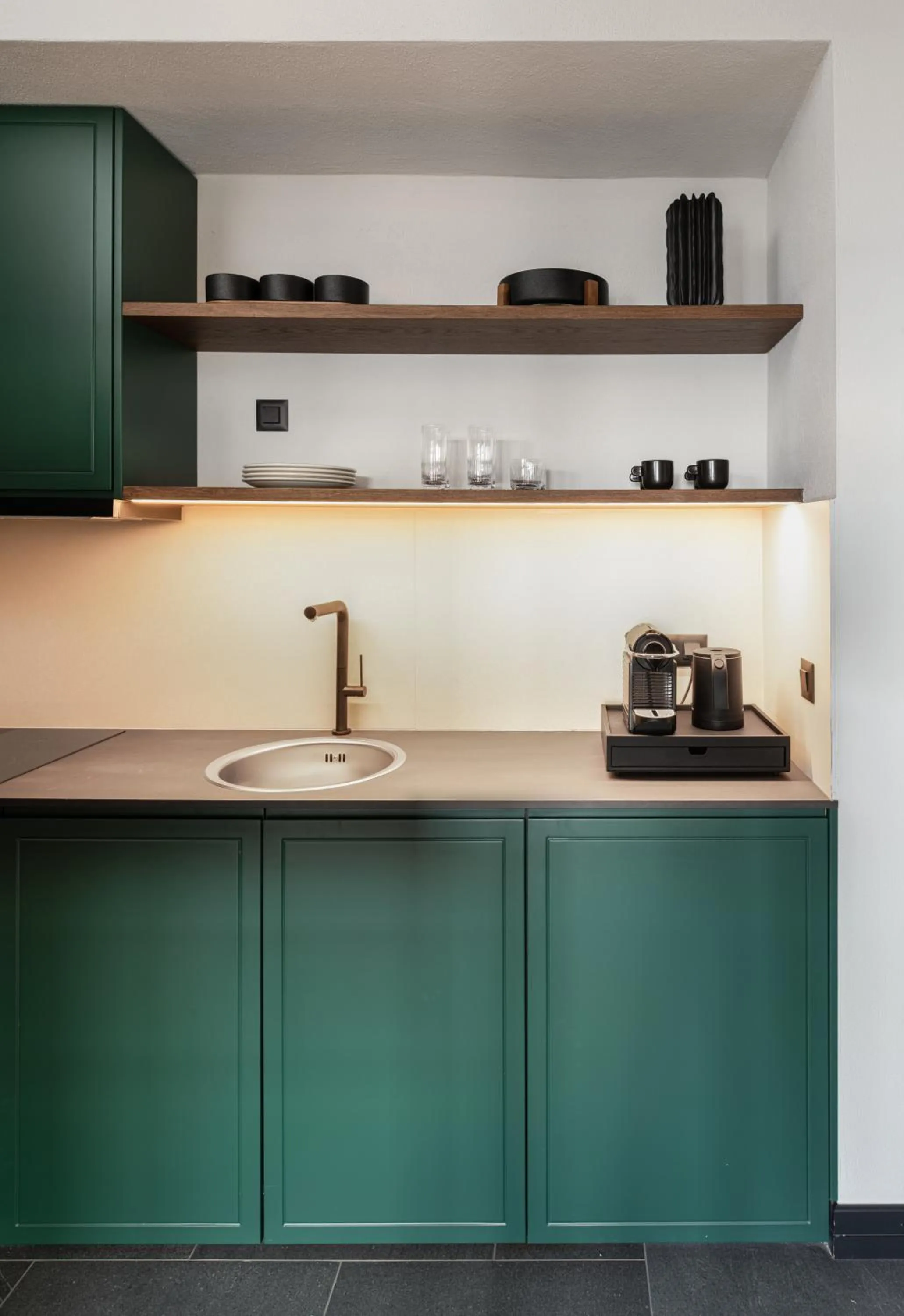 Coffee/tea facilities in Unedo All Seasons Boutique Hotel