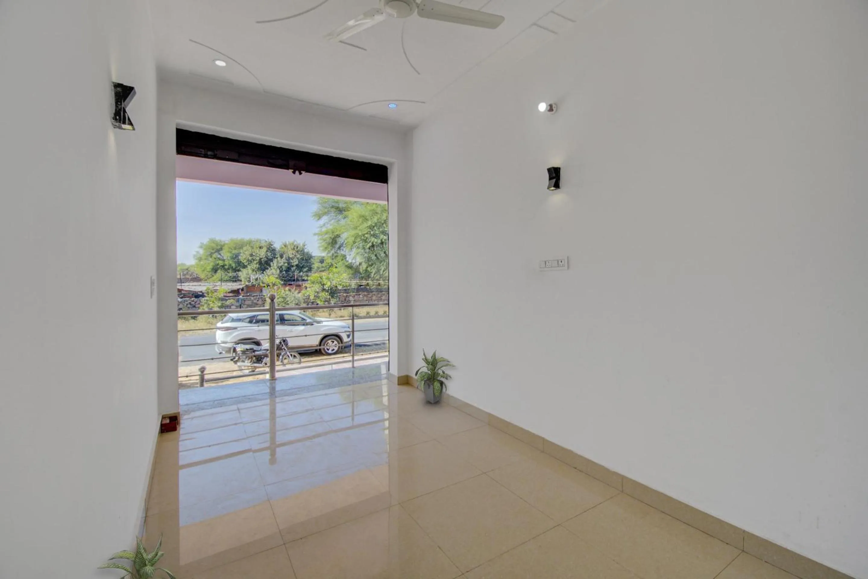 Restaurant/places to eat in Hotel O Star Rest Hotel