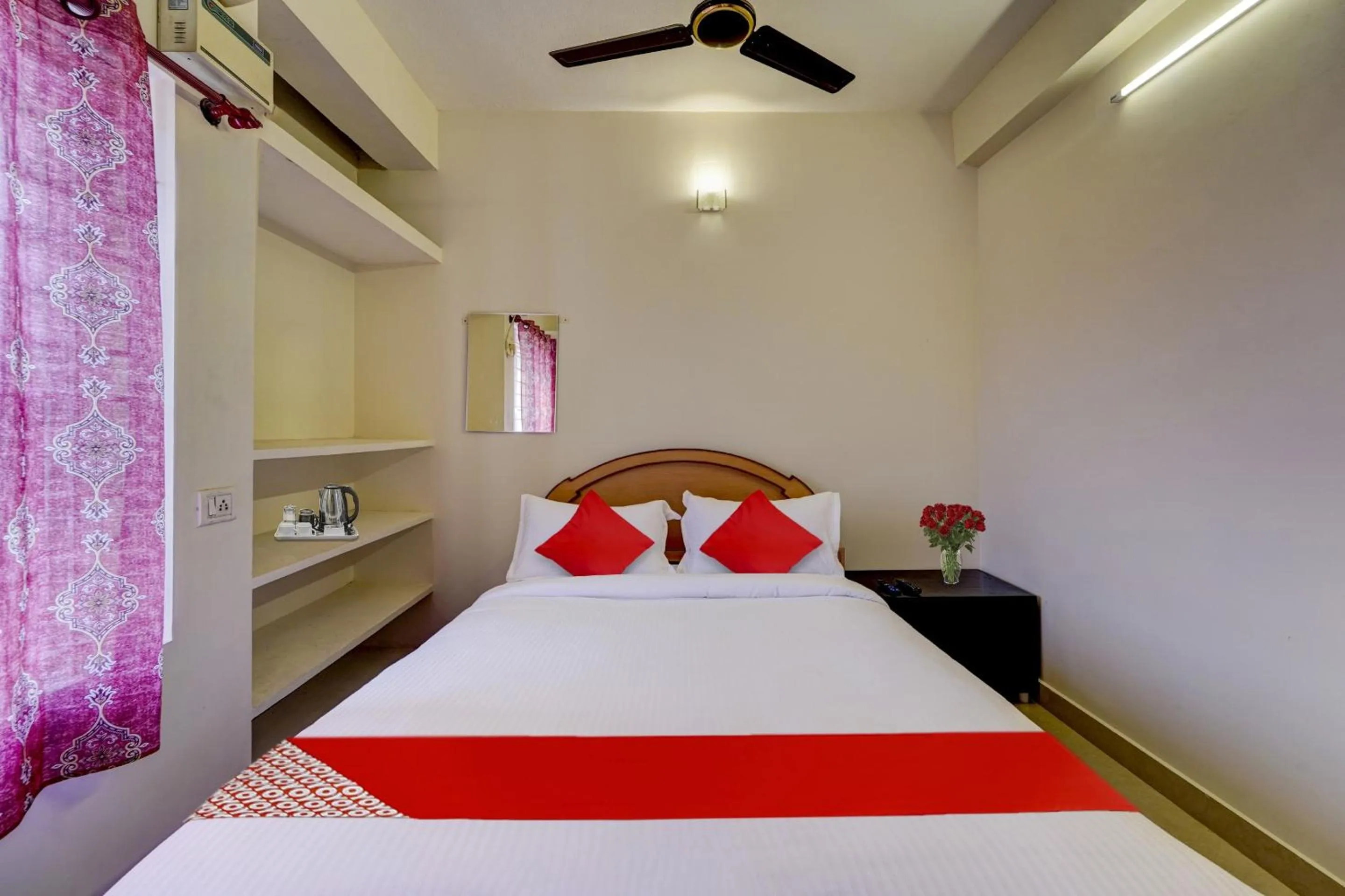 Bedroom, Bed in Hotel O Senthamizh Residency