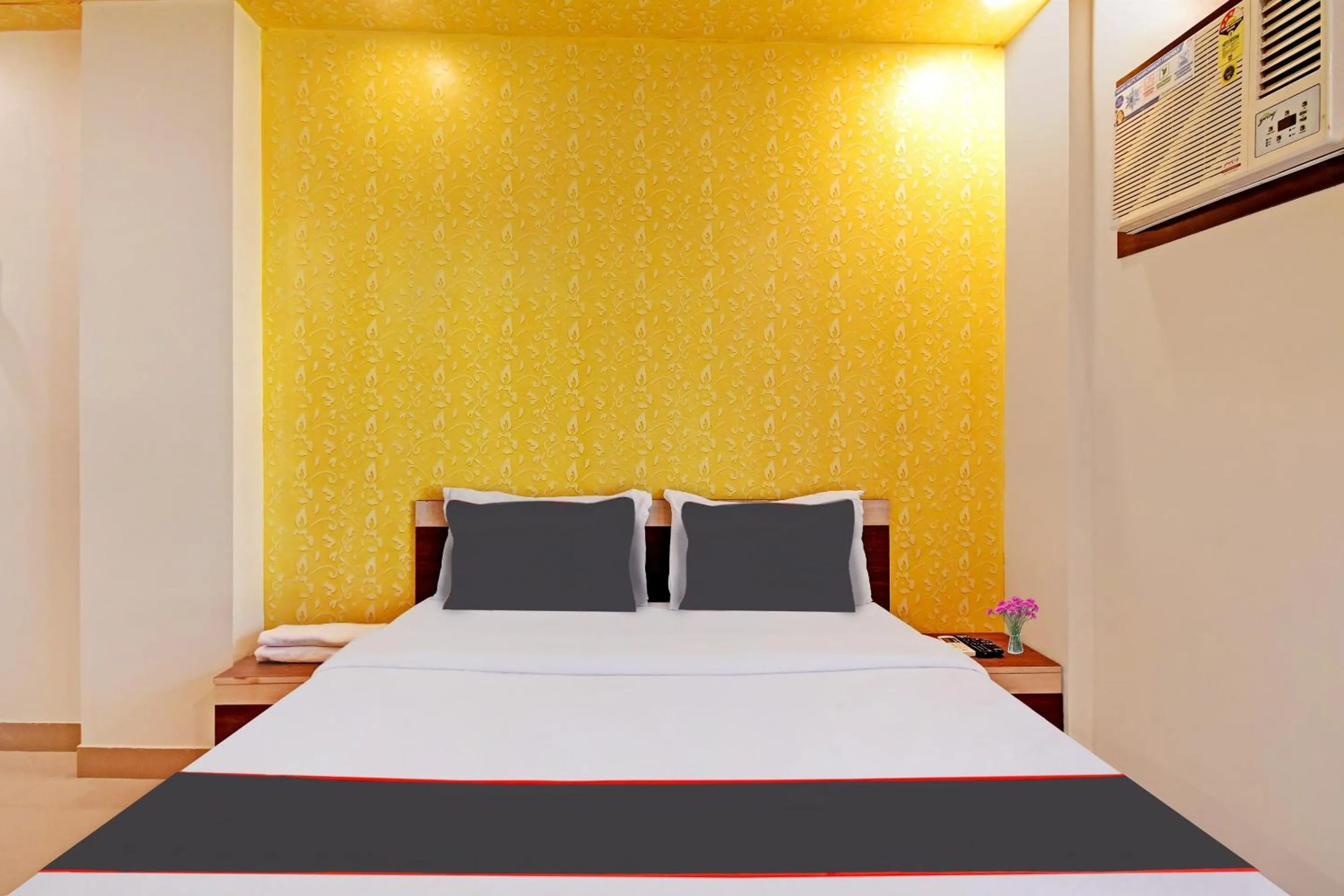 Bedroom, Bed in Hotel O Comfort N Cozy