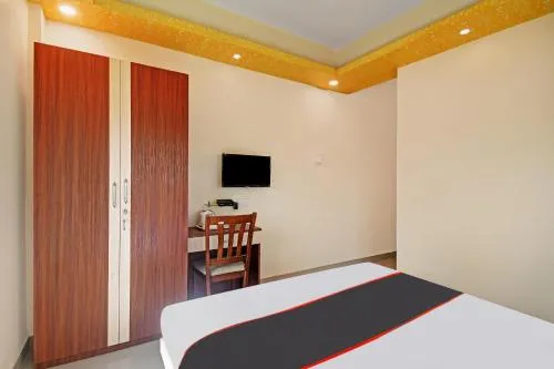 Bathroom, Bed in Hotel O Comfort N Cozy