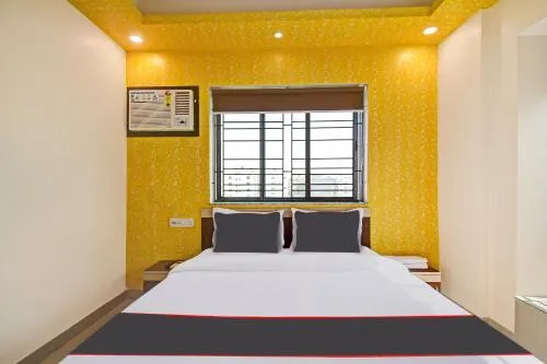Facade/entrance, Bed in Hotel O Comfort N Cozy