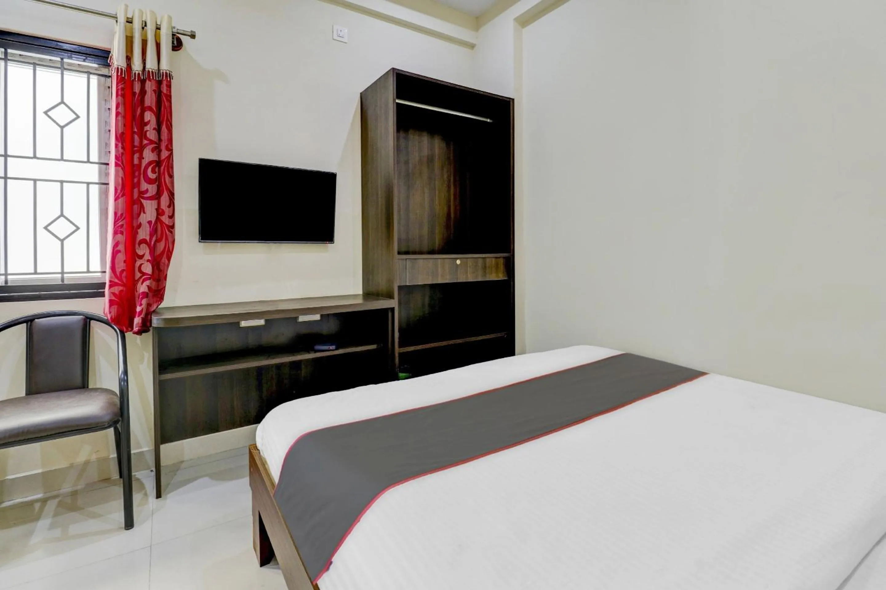 Bedroom, Bed in Hotel O Canton Hotel