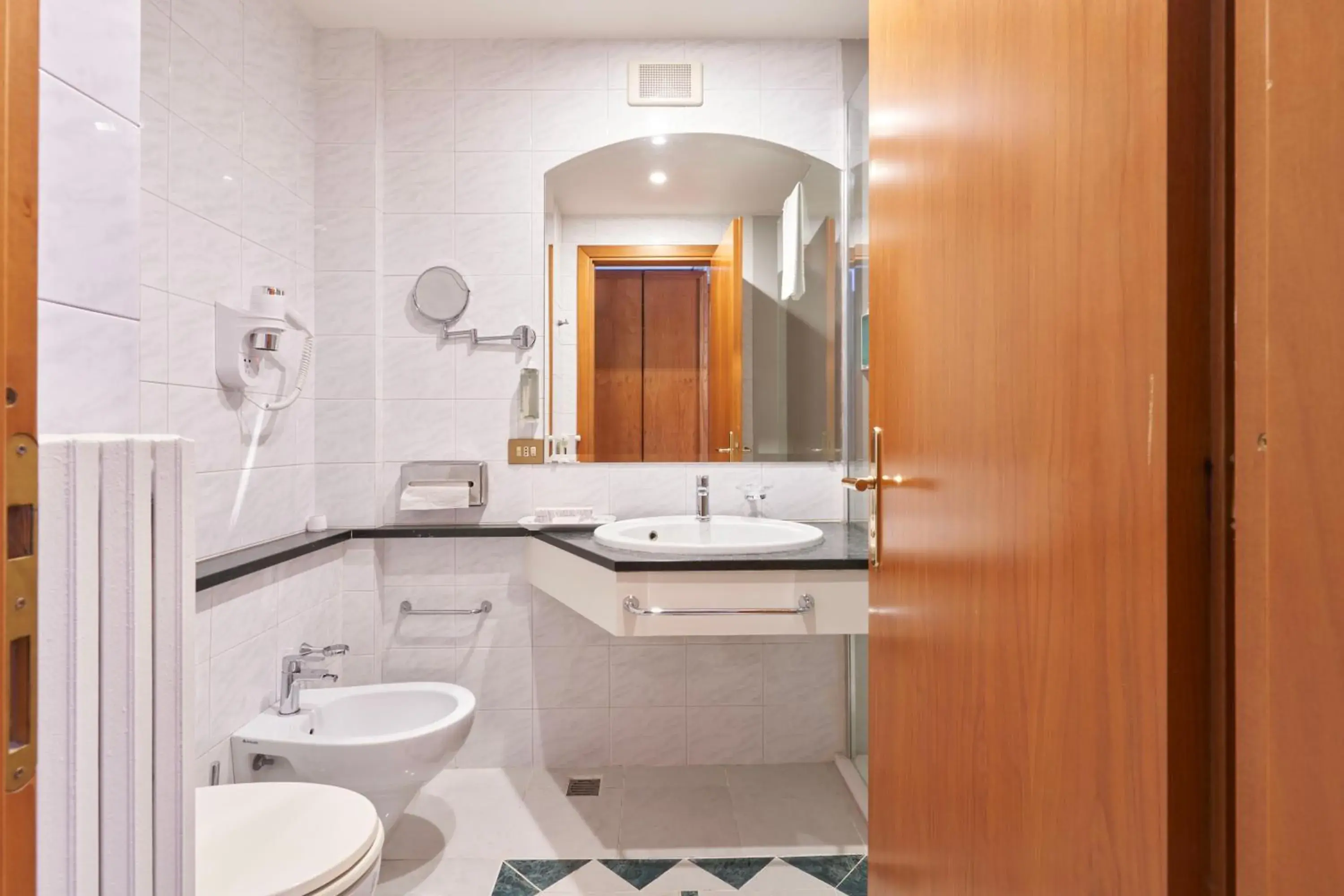 Bathroom in Hotel Cyrano Bathroom in Hotel Cyrano