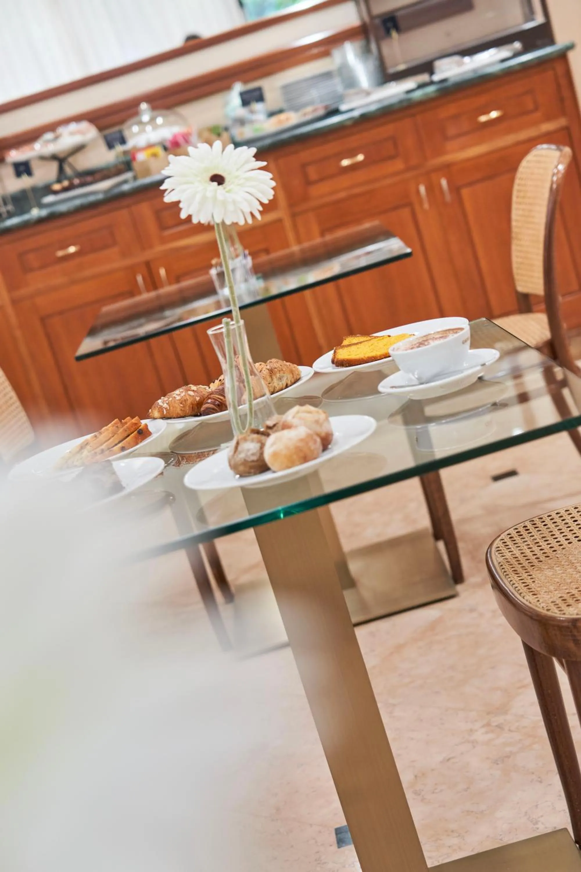 Breakfast in Hotel Cyrano