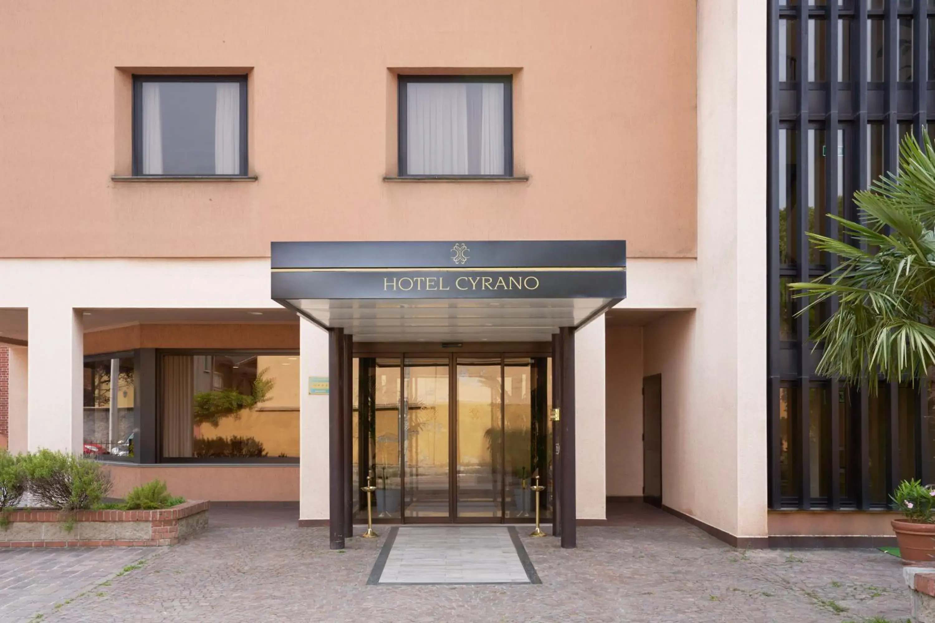 Property building in Hotel Cyrano Property building in Hotel Cyrano