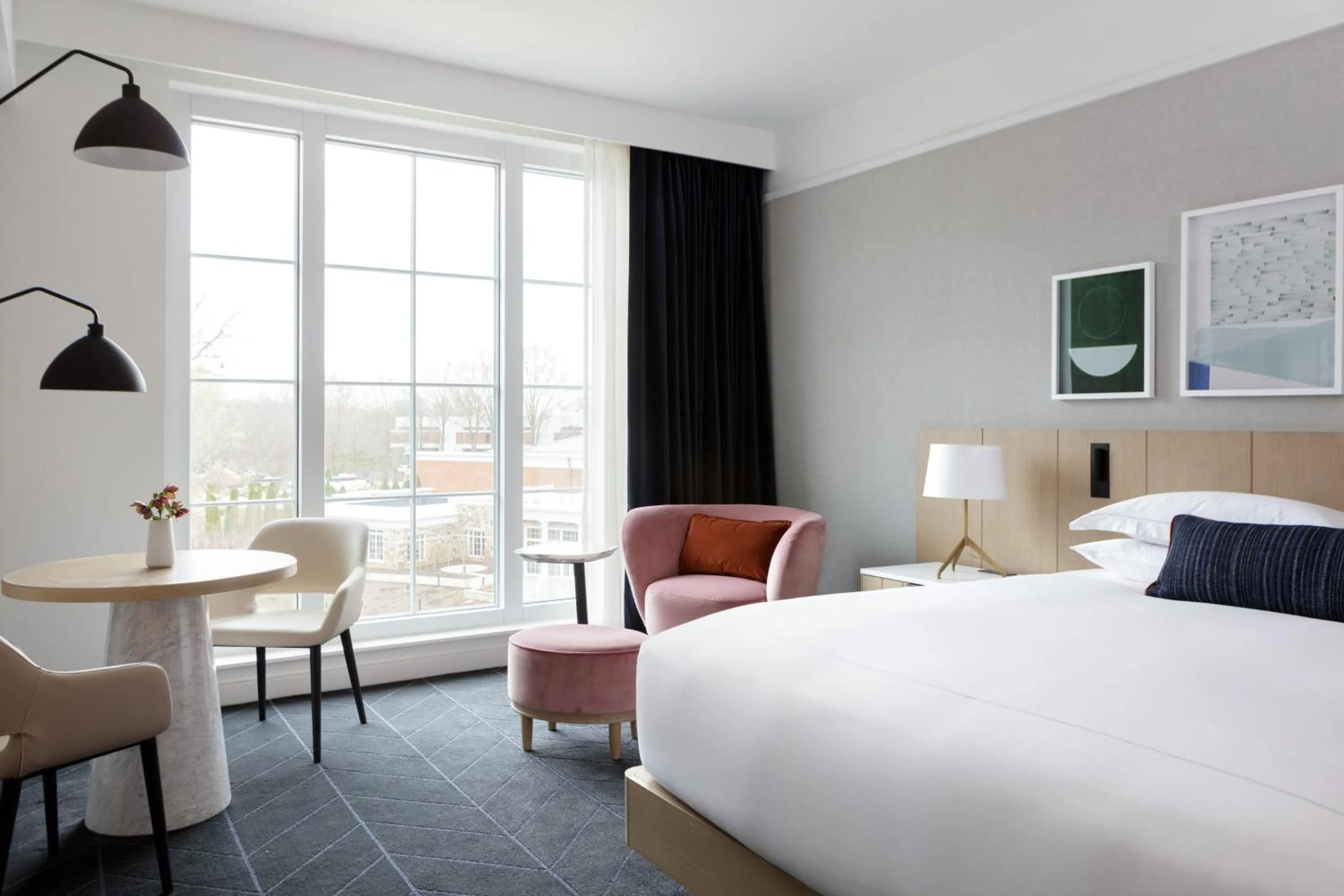 Photo of the whole room, Bed in Kimpton - The Forum Hotel by IHG
