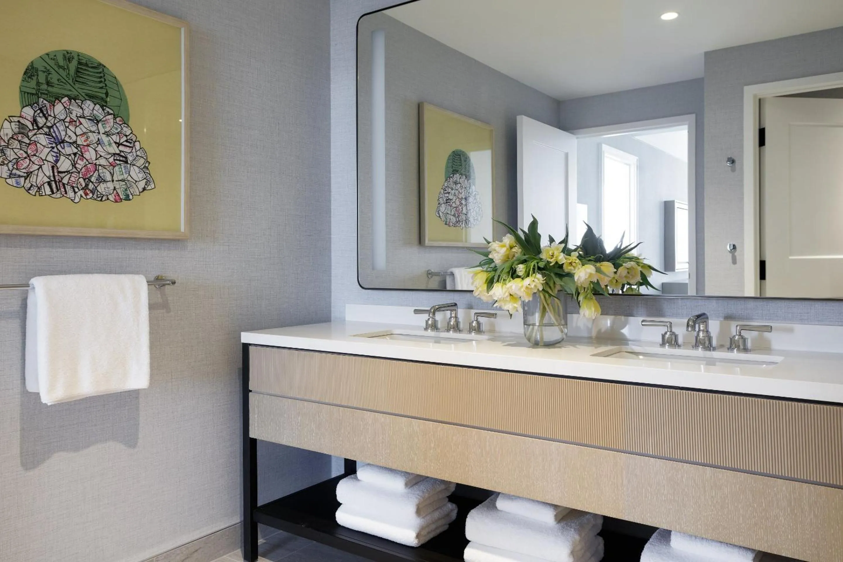 Photo of the whole room in Kimpton - The Forum Hotel by IHG