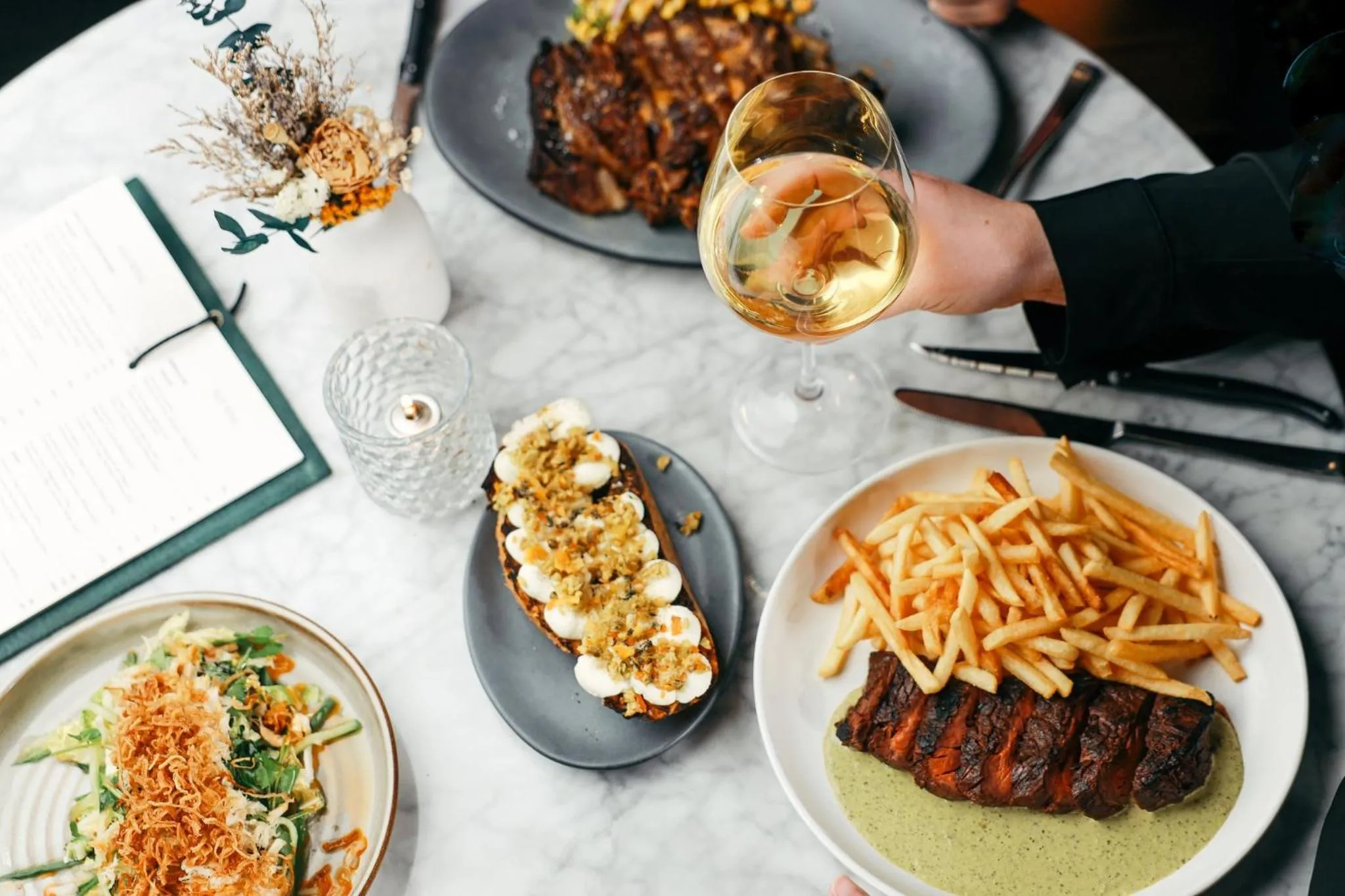 Restaurant/places to eat in Kimpton - The Forum Hotel by IHG